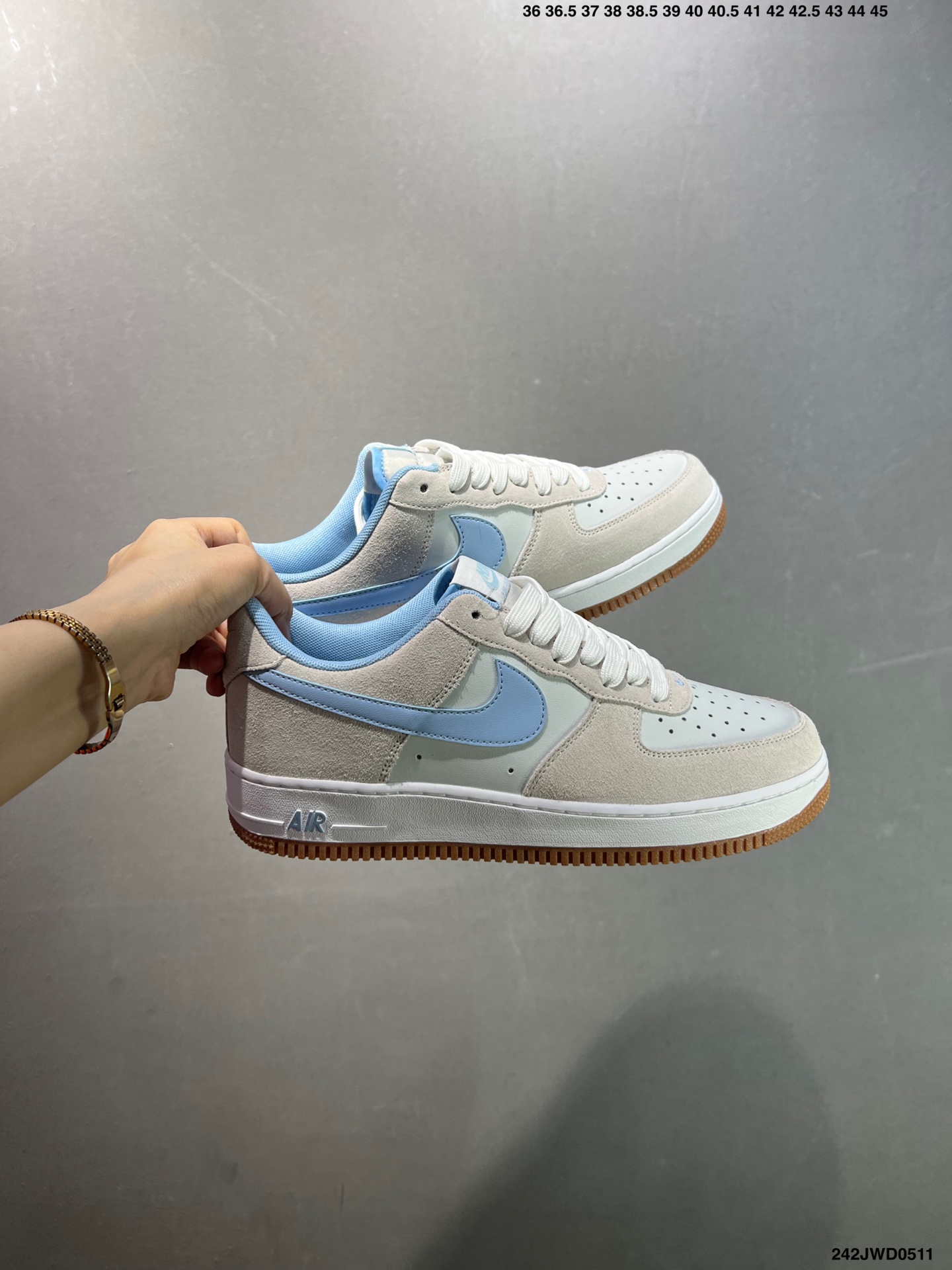 Nike Air Force 1 Low '07 Custom Sneakers - Supreme Collaboration 7 i1746896131950 6083 0 8