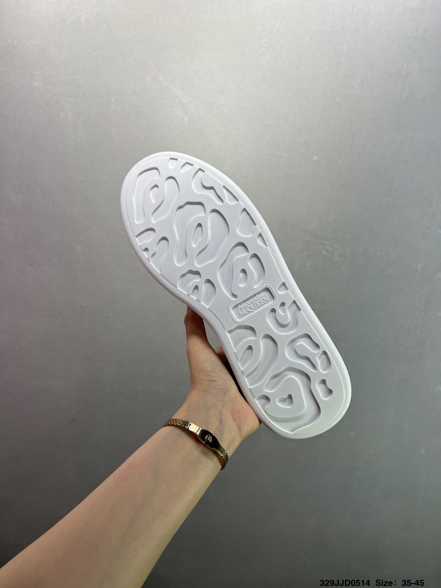 Alexander McQueen Oversized White Leather Sneakers - Iconic & Stylish 8 i1747147676300 1212 0 6
