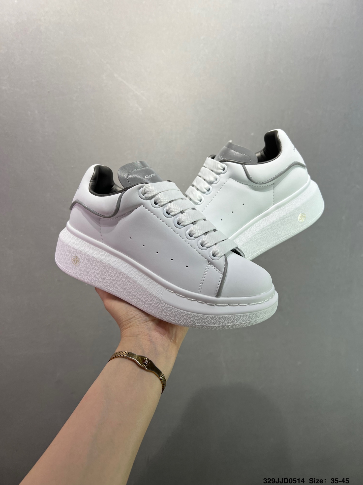 Alexander McQueen Oversized Sole Leather Sneakers - White/Navy 5 i1747147699313 8521 0 7