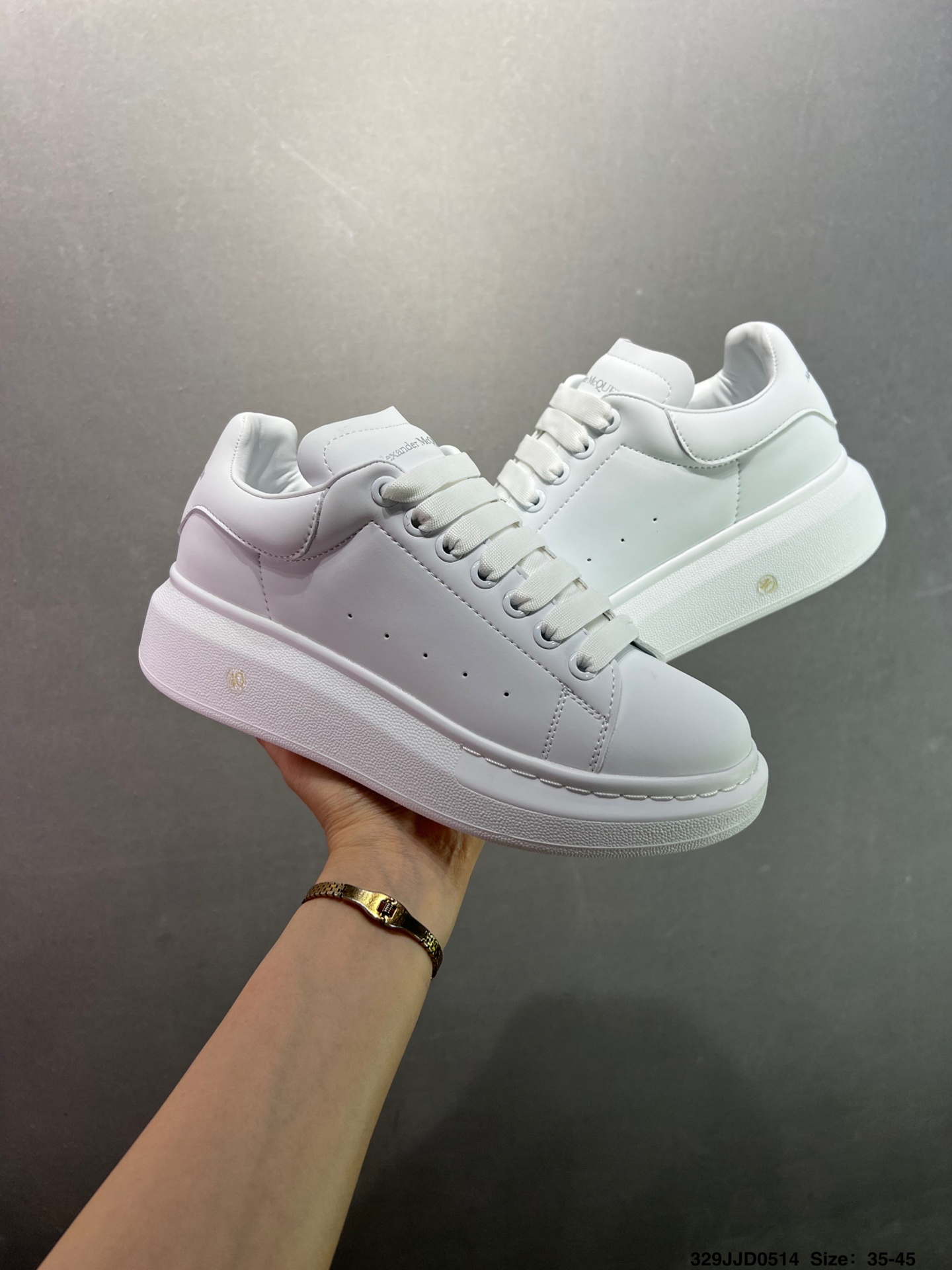 Alexander McQueen Oversized Sole Leather Sneakers - White/Navy 7 i1747147762669 5234 0 7