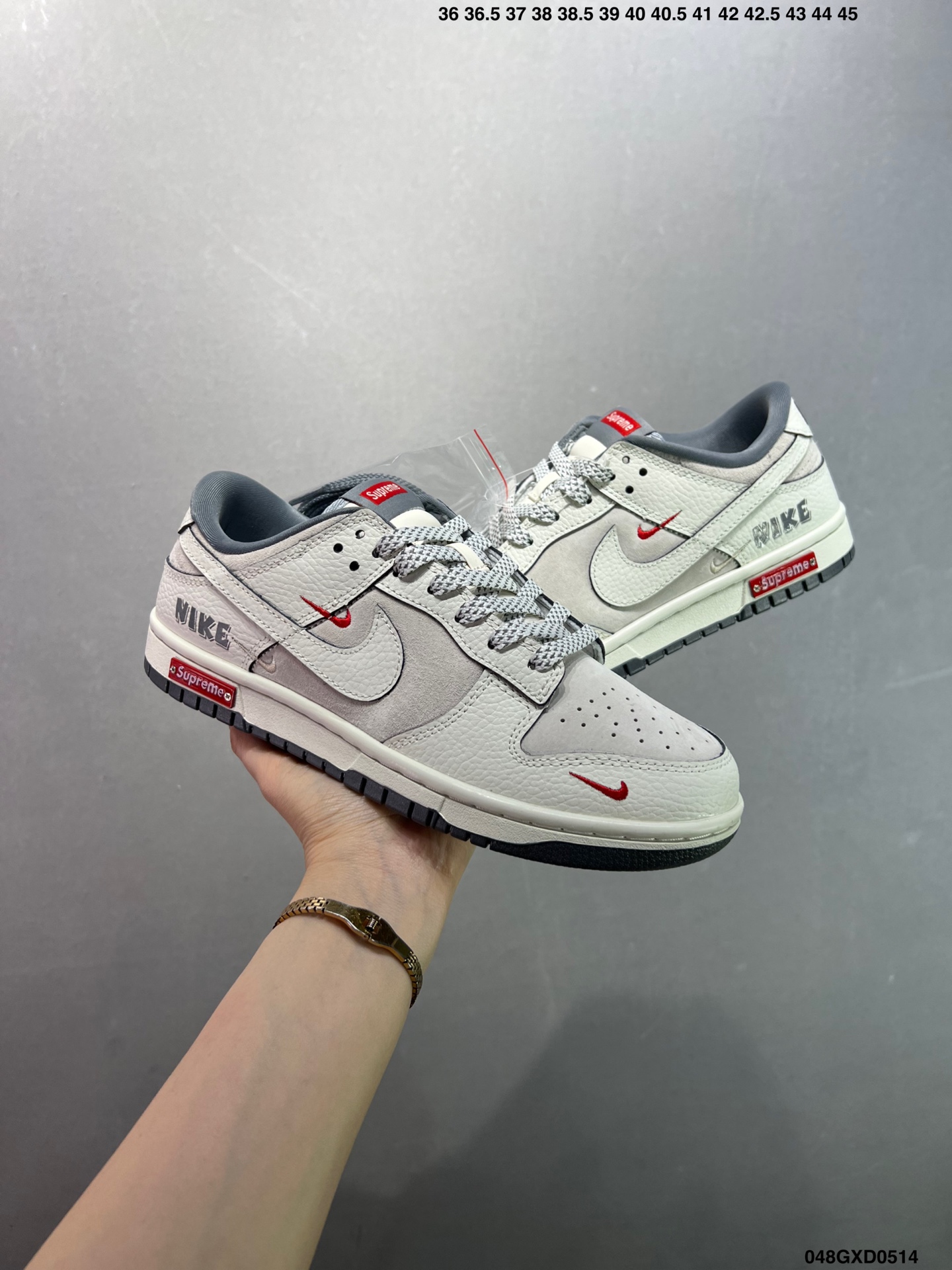 Nike Dunk Low Custom Sneakers - Supreme Collaboration - Limited Edition 9 i1747151362607 973 0 7