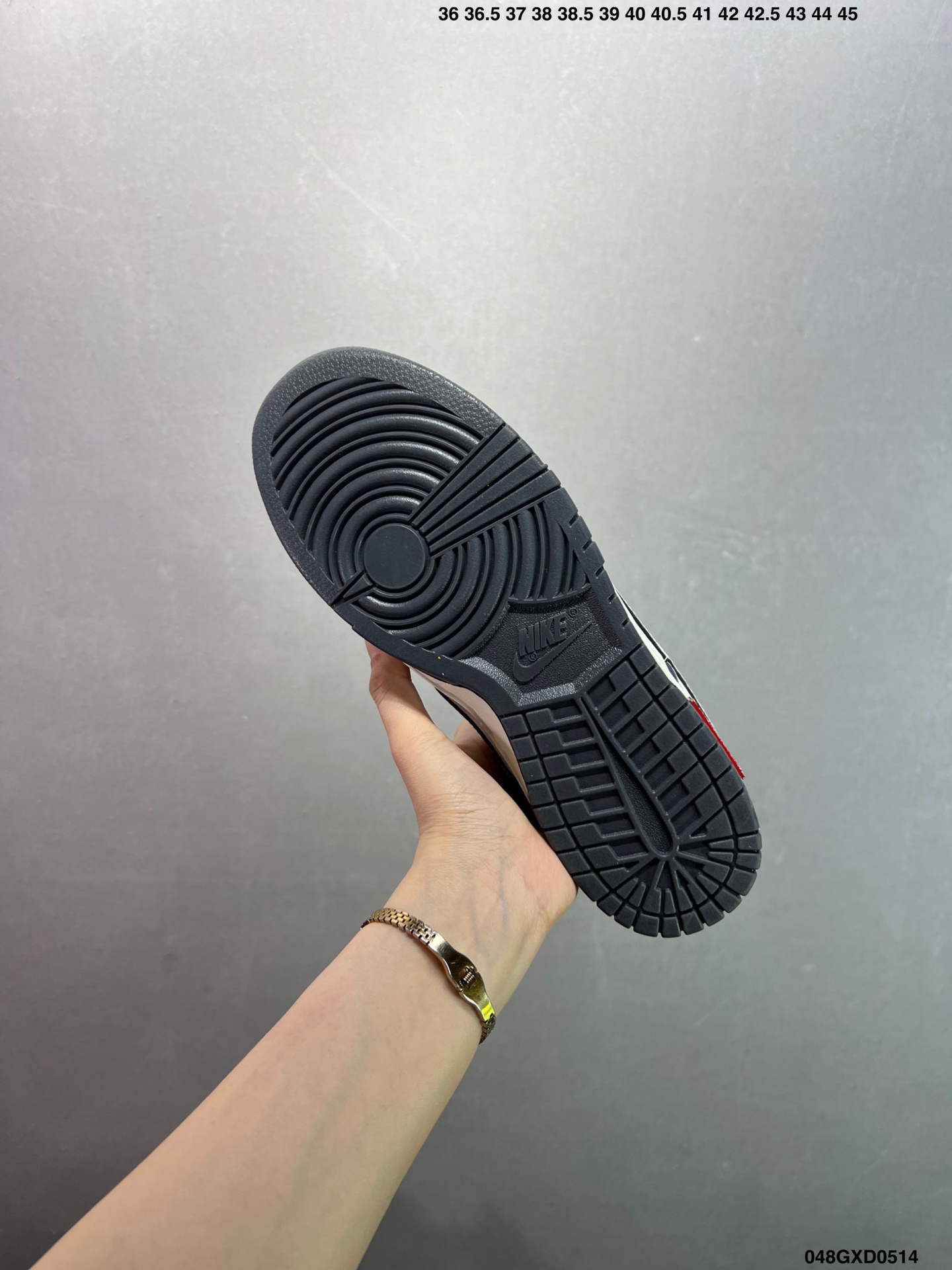 Nike Dunk Low Custom Sneakers - Supreme Collaboration - Limited Edition 8 i1747151364570 2533 0 6