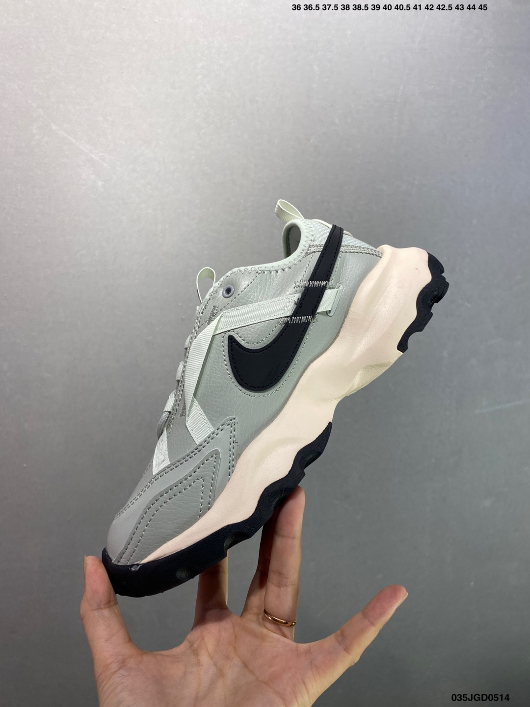 Nike TC 7900 Women's Sneakers - Stylish, Comfortable, and Durable 4 i1747153933727 1783 0 2