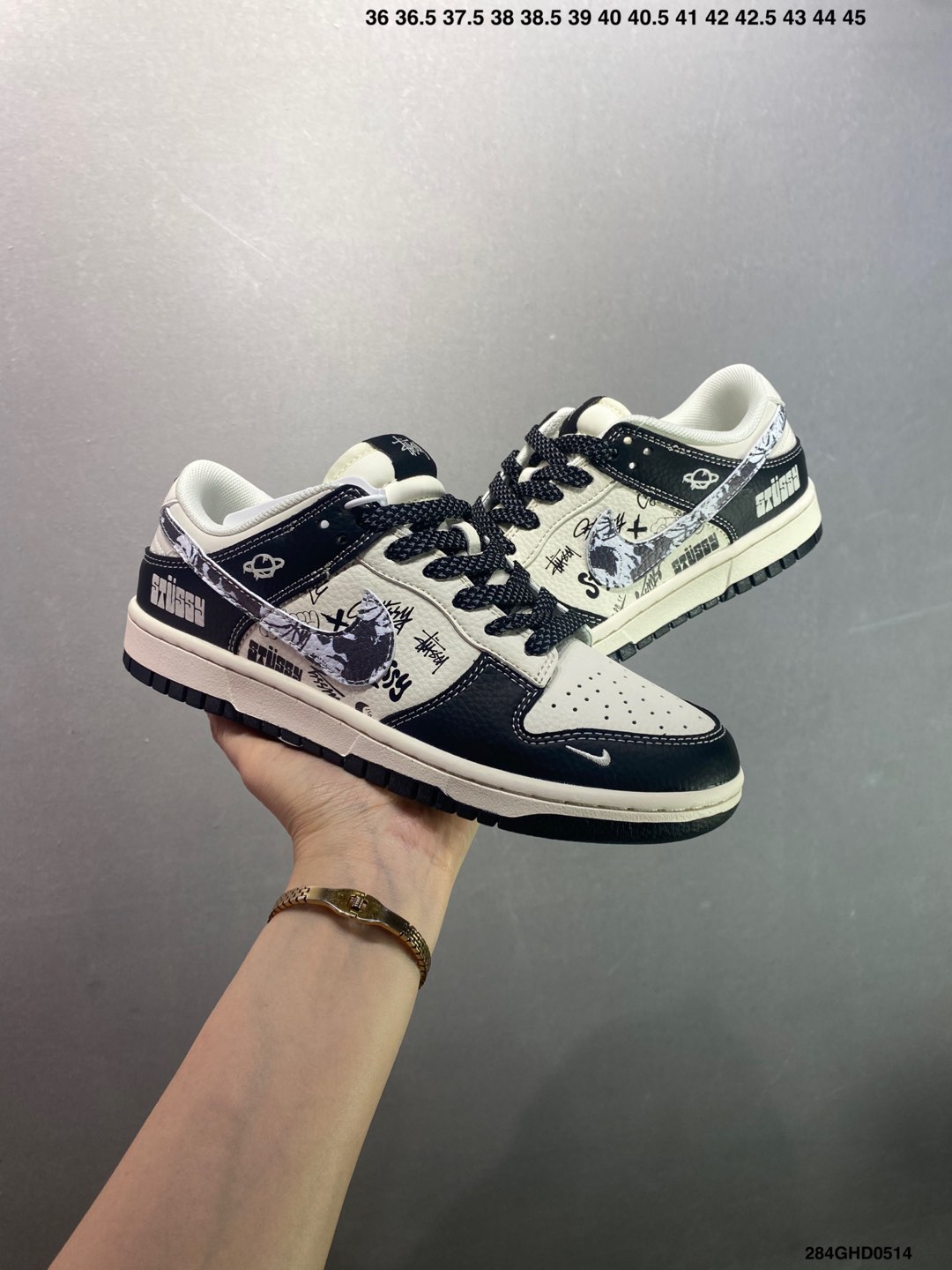 Nike SB Dunk Low x Stüssy Collab Sneakers with Deconstructed Lace Design 9 i1747154454774 5066 0 7