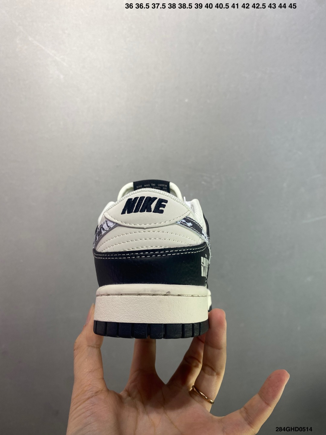 Nike SB Dunk Low x Stüssy Collab Sneakers with Deconstructed Lace Design 5 i1747154454843 3451 0 3