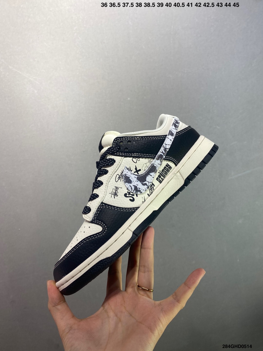 Nike SB Dunk Low x Stüssy Collab Sneakers with Deconstructed Lace Design 4 i1747154454906 23 0 2