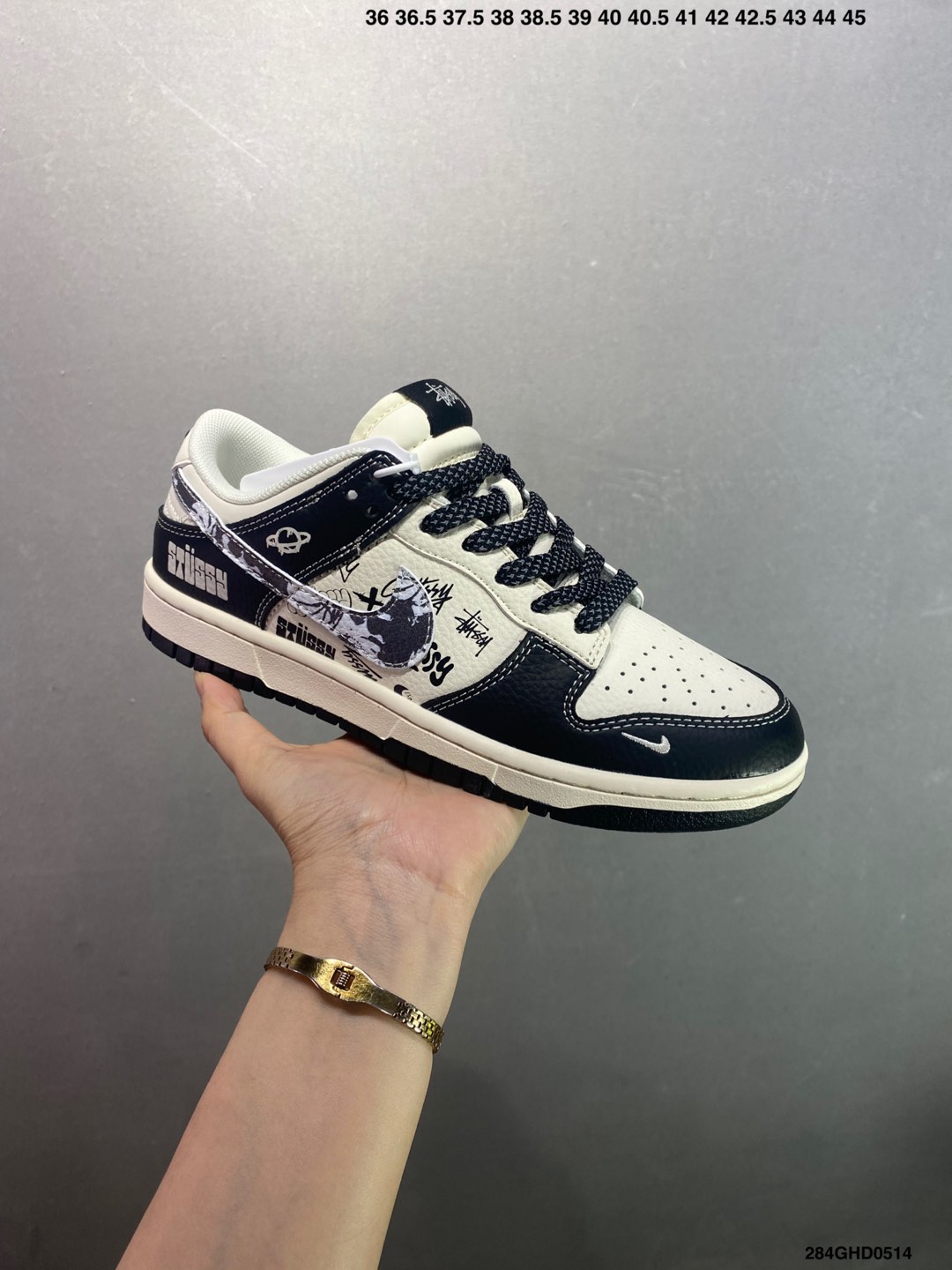 Nike SB Dunk Low x Stüssy Collab Sneakers with Deconstructed Lace Design 3 i1747154454977 9829 0 1