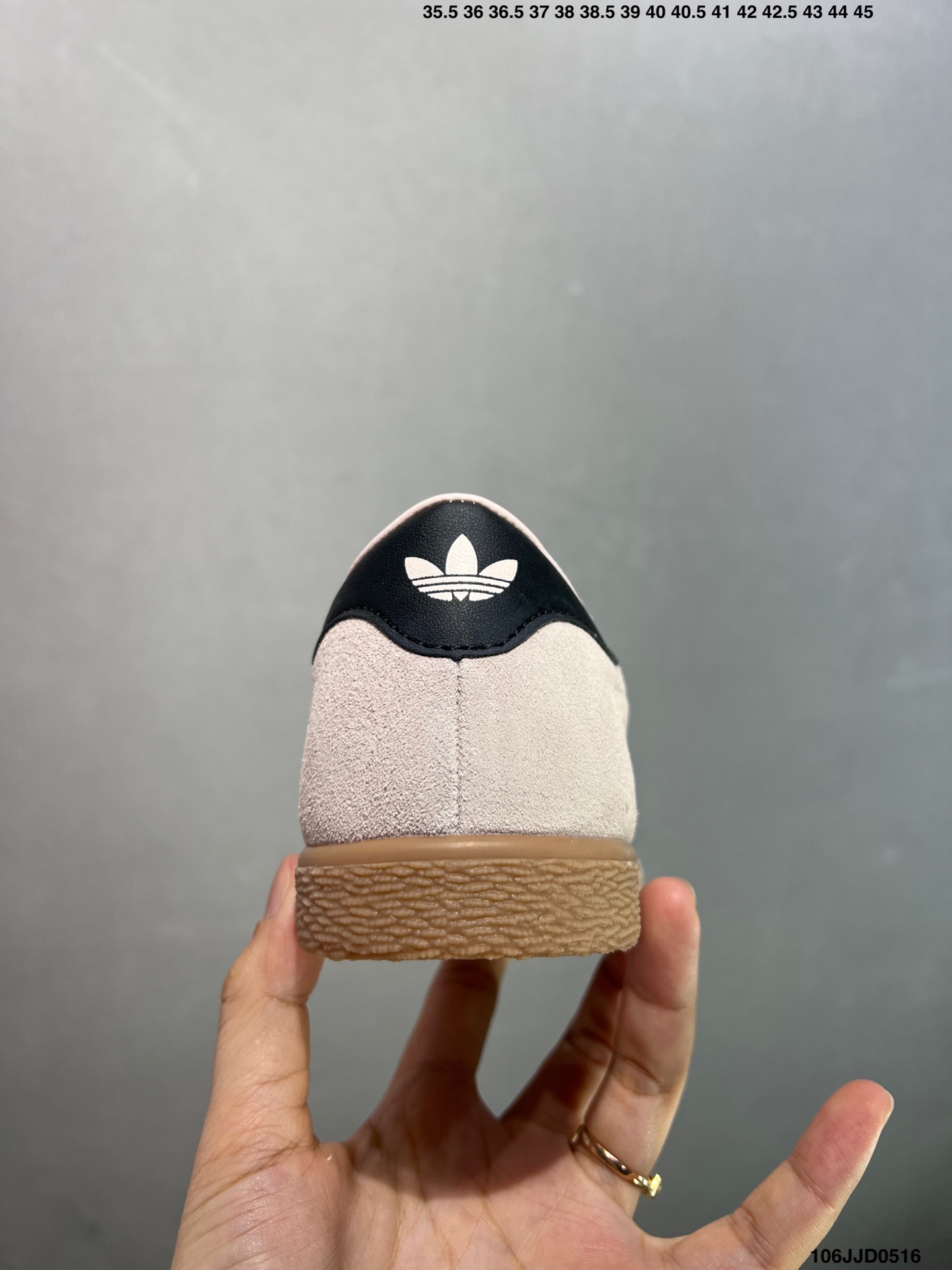 供货价:120💰『高瑞莆田鞋』星选安福优品,得物APP同步款,顺丰包邮得物1:1面单,下单赠送精美礼品🎁
✅Adidas Originals Stadt 阿迪达斯 舒适百搭 防滑耐磨 低帮 板鞋
货号:JI6344
尺码:35.5 36 36.5 37 38 38.5 39 40 40.5 41 42 42.5 43 44 45 ID：106JJD0516