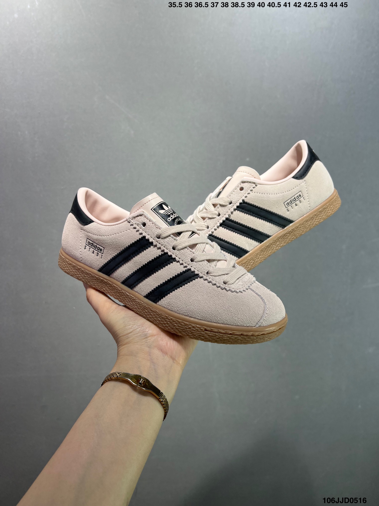 供货价:120💰『高瑞莆田鞋』星选安福优品,得物APP同步款,顺丰包邮得物1:1面单,下单赠送精美礼品🎁
✅Adidas Originals Stadt 阿迪达斯 舒适百搭 防滑耐磨 低帮 板鞋
货号:JI6344
尺码:35.5 36 36.5 37 38 38.5 39 40 40.5 41 42 42.5 43 44 45 ID：106JJD0516