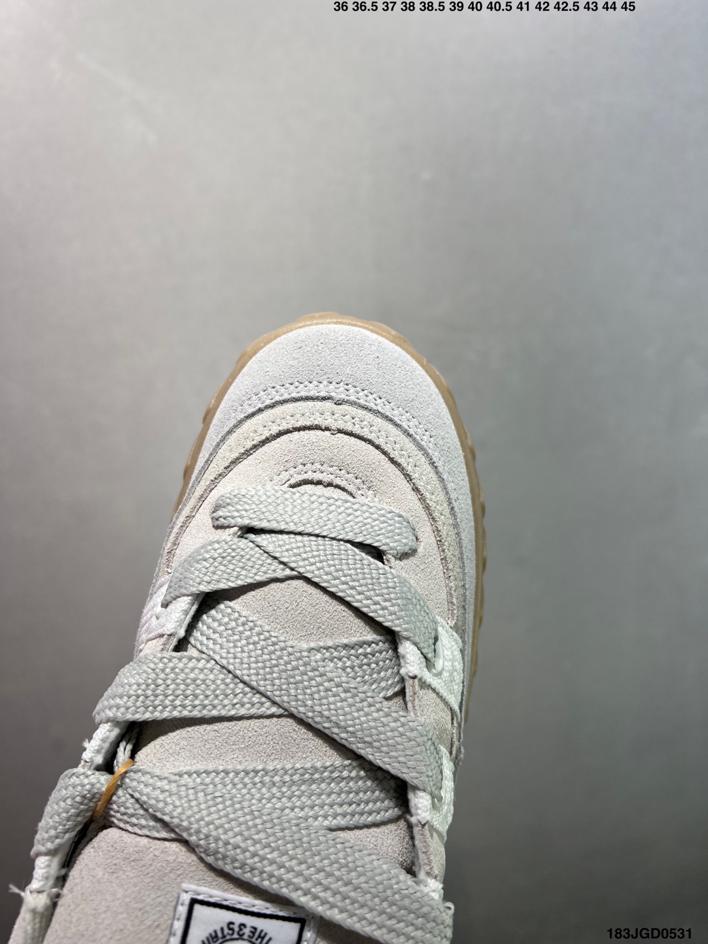 💰170
✅Human Made x Ad Adimatic IG6006 阿迪联名款鲨鱼面包休闲鞋
尺码：36 36.5 37 38 38.5 39 40 40.5 41 42 42.5 43 44 45
ID:183JGD0531