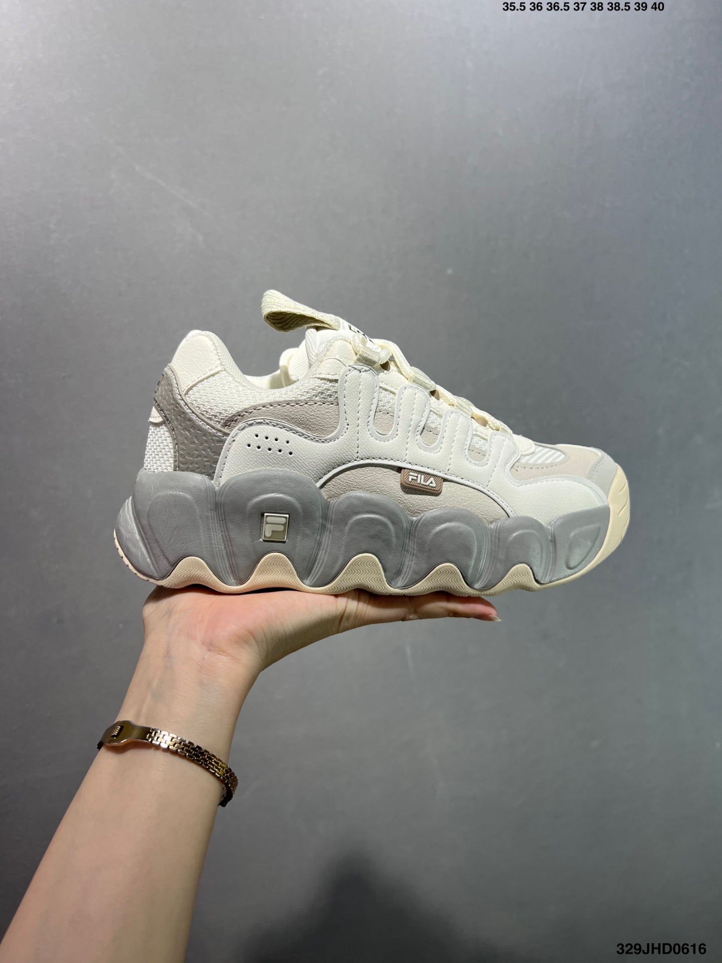 💰130 ✅Etudes x FILA斐乐 织物合成革TPU 圆头系带厚底 减震耐磨 低帮 复古休闲鞋 货号:F12W412101FSR 尺码:35.5 36 36.5 37.5 38 38.5 39 40 40.5 41 42 42.5 43 44 ID:329JHD0616