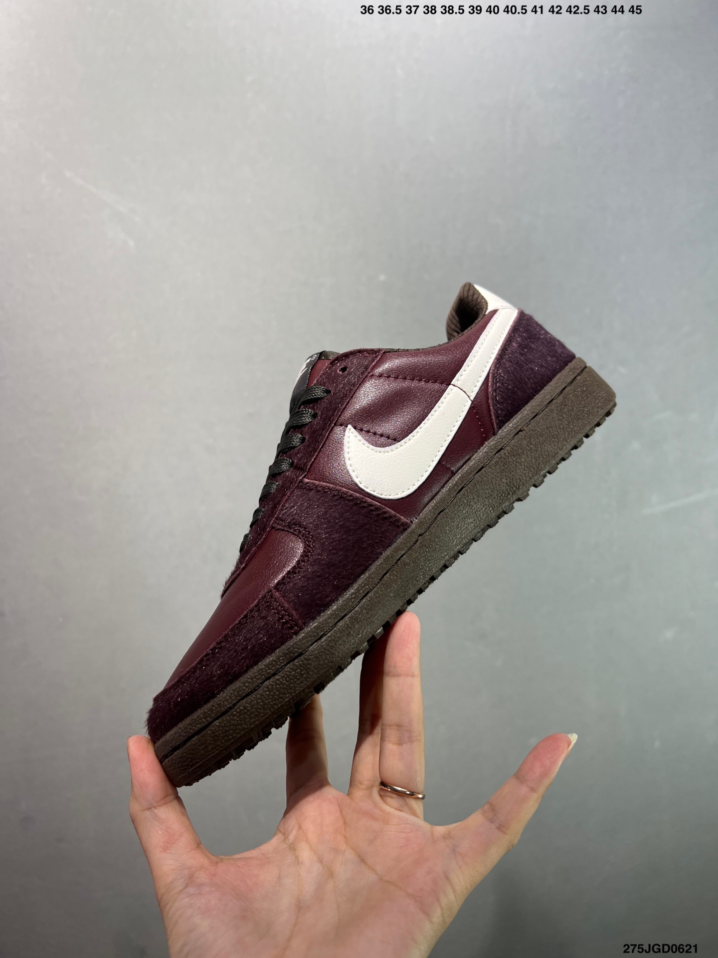 💰170
✅Nike WMNS NIKE FIELD GENERAL复古单品
公司级Nike FELD GENERAL 耐磨透气 低帮 复古篮球鞋 男女同款
货号：FZ5593 001
尺码：36 36.5 37.5 38 38.5 39 40 40.5 41 42 42.5 43 44 45
ID：275JGD0621