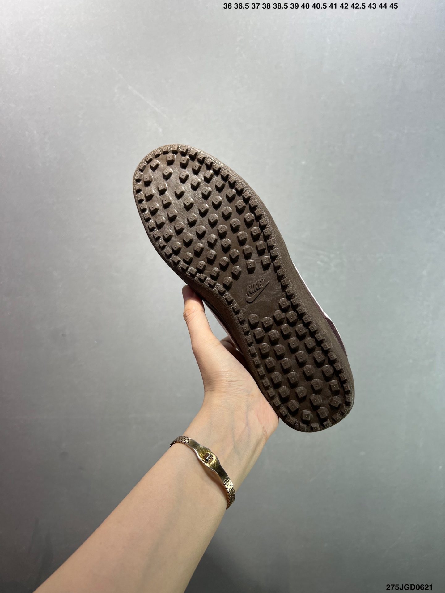 💰170
✅Nike WMNS NIKE FIELD GENERAL复古单品
公司级Nike FELD GENERAL 耐磨透气 低帮 复古篮球鞋 男女同款
货号：FZ5593 001
尺码：36 36.5 37.5 38 38.5 39 40 40.5 41 42 42.5 43 44 45
ID：275JGD0621