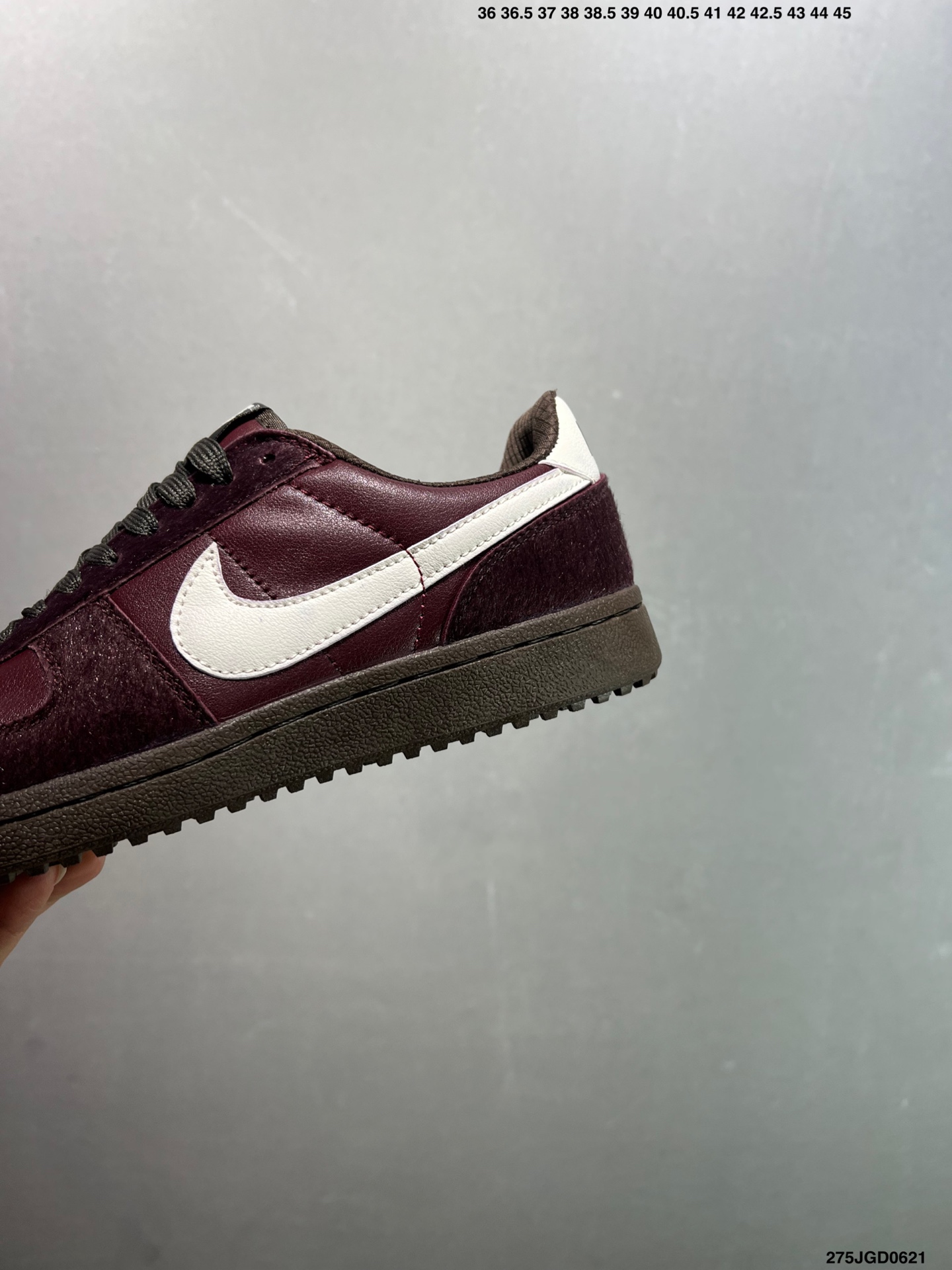 💰170
✅Nike WMNS NIKE FIELD GENERAL复古单品
公司级Nike FELD GENERAL 耐磨透气 低帮 复古篮球鞋 男女同款
货号：FZ5593 001
尺码：36 36.5 37.5 38 38.5 39 40 40.5 41 42 42.5 43 44 45
ID：275JGD0621