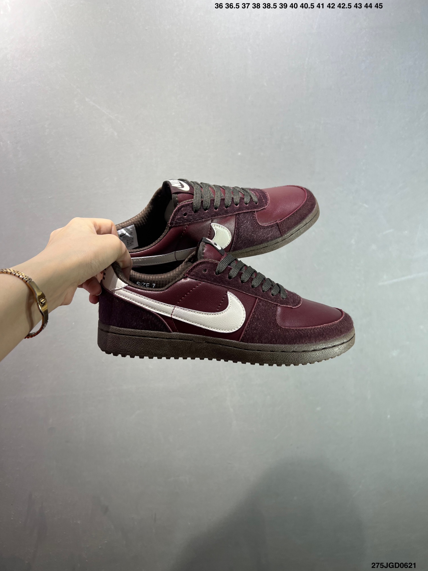 💰170
✅Nike WMNS NIKE FIELD GENERAL复古单品
公司级Nike FELD GENERAL 耐磨透气 低帮 复古篮球鞋 男女同款
货号：FZ5593 001
尺码：36 36.5 37.5 38 38.5 39 40 40.5 41 42 42.5 43 44 45
ID：275JGD0621