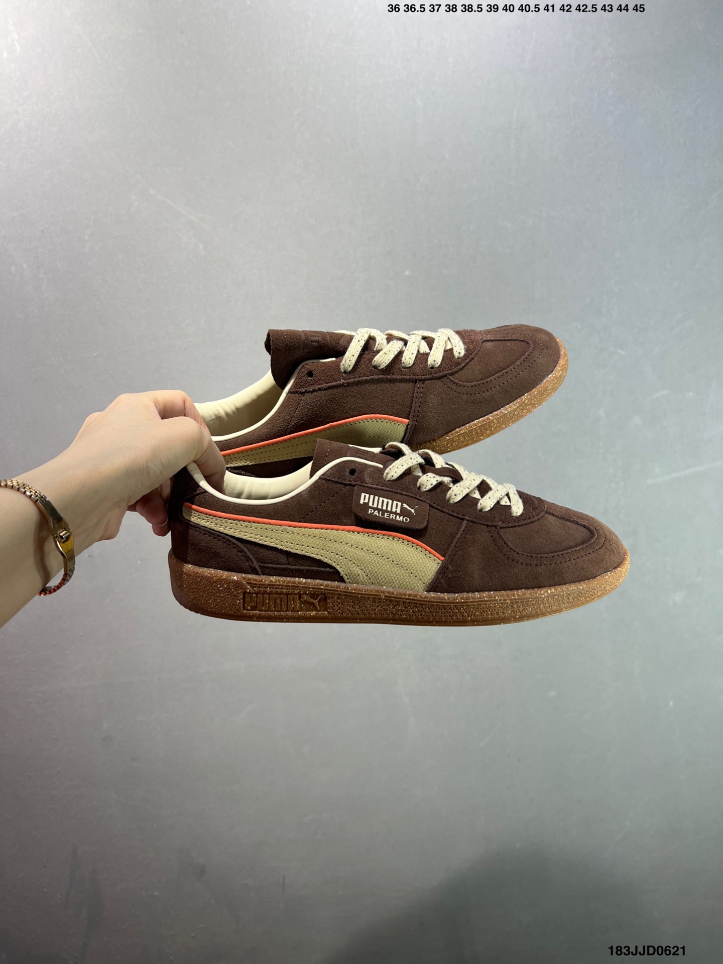💰150 
✅Puma Palermo Special复古单品
彪马 防滑耐磨低帮德训板鞋
货号:398382-02
尺码:36 37 37.5 38 38.5 39 40 40.5 41 42 42.5 43 44 45
ID:183JJD0621