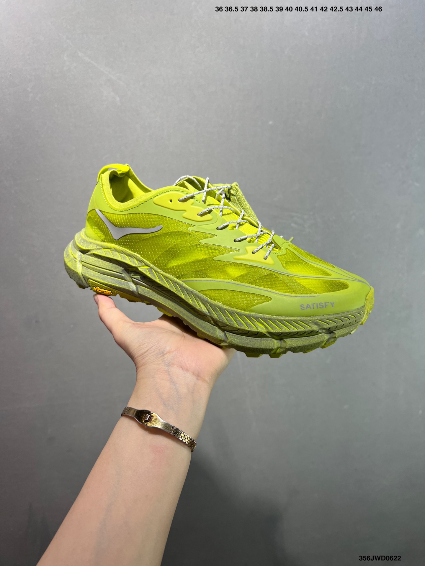 🈴️💰160
公司级✅Satisfy x Hoka One One Mafate Speed 4 
玛法特低帮轻量户外运动鞋 实拍上架
#同源原厂尼龙半透明鞋面
#原装轻量化材料Fresh Foam超轻量中底
#全部用料过3C认证
#滚动平衡科技减少33%能量消耗
货号：1157050-COFF
Size：36 36.5 37.5 38 38.5 39 40 40.5 41 42 42.5 43 44 45
编码：356JWD0622