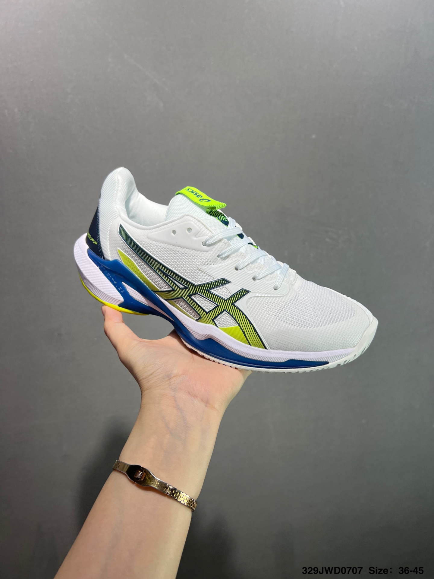 🈴️💰160
公司级✅Asics Solution Speed FF 3
亚瑟士轻量速度型网球鞋 DYNAWRAP 技术可提升稳定性 FLYTEFOAM 科技打造轻量缓冲组件 FLYTEFOAM Propel 技术鞋垫可提升吸震与回弹效果 TWISSTRUS 技术可提升速度与变向奔跑动作ASICSGRIP 科技可提升在球场上的抓地力 后足 GEL 缓冲科技可提供出色的避震效果AHAR 橡胶可提升耐用性 
货号：1042A136-405
尺码：39 40 40.5 41 42 42.5 43 44 45
ID：329JWD0707