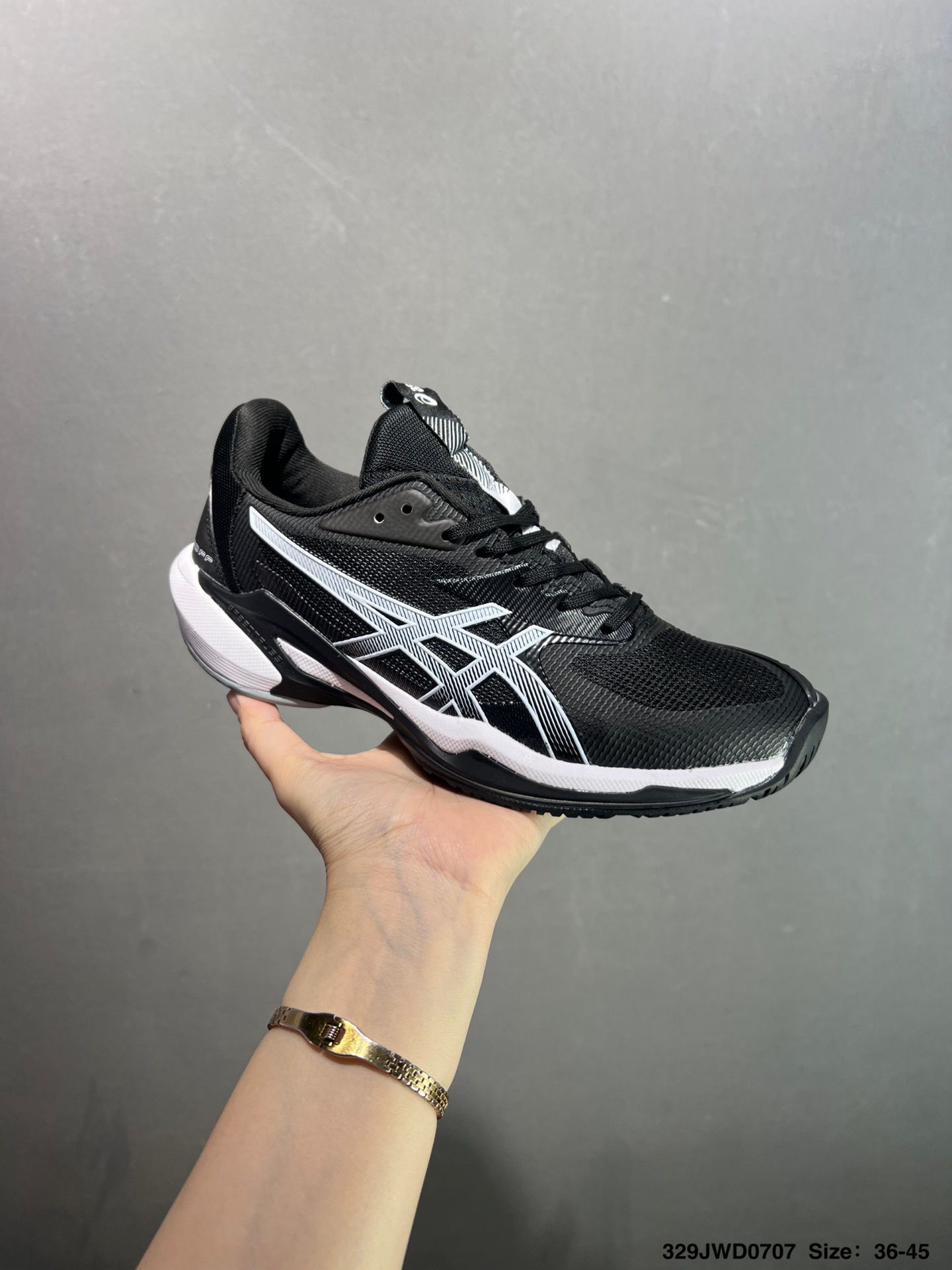 💰160
公司级✅Asics Solution Speed FF 3
亚瑟士轻量速度型网球鞋 DYNAWRAP 技术可提升稳定性 FLYTEFOAM 科技打造轻量缓冲组件 FLYTEFOAM Propel 技术鞋垫可提升吸震与回弹效果 TWISSTRUS 技术可提升速度与变向奔跑动作ASICSGRIP 科技可提升在球场上的抓地力 后足 GEL 缓冲科技可提供出色的避震效果AHAR 橡胶可提升耐用性 
货号：1042A136-405
尺码：39 40 40.5 41 42 42.5 43 44 45
ID：329JWD0707