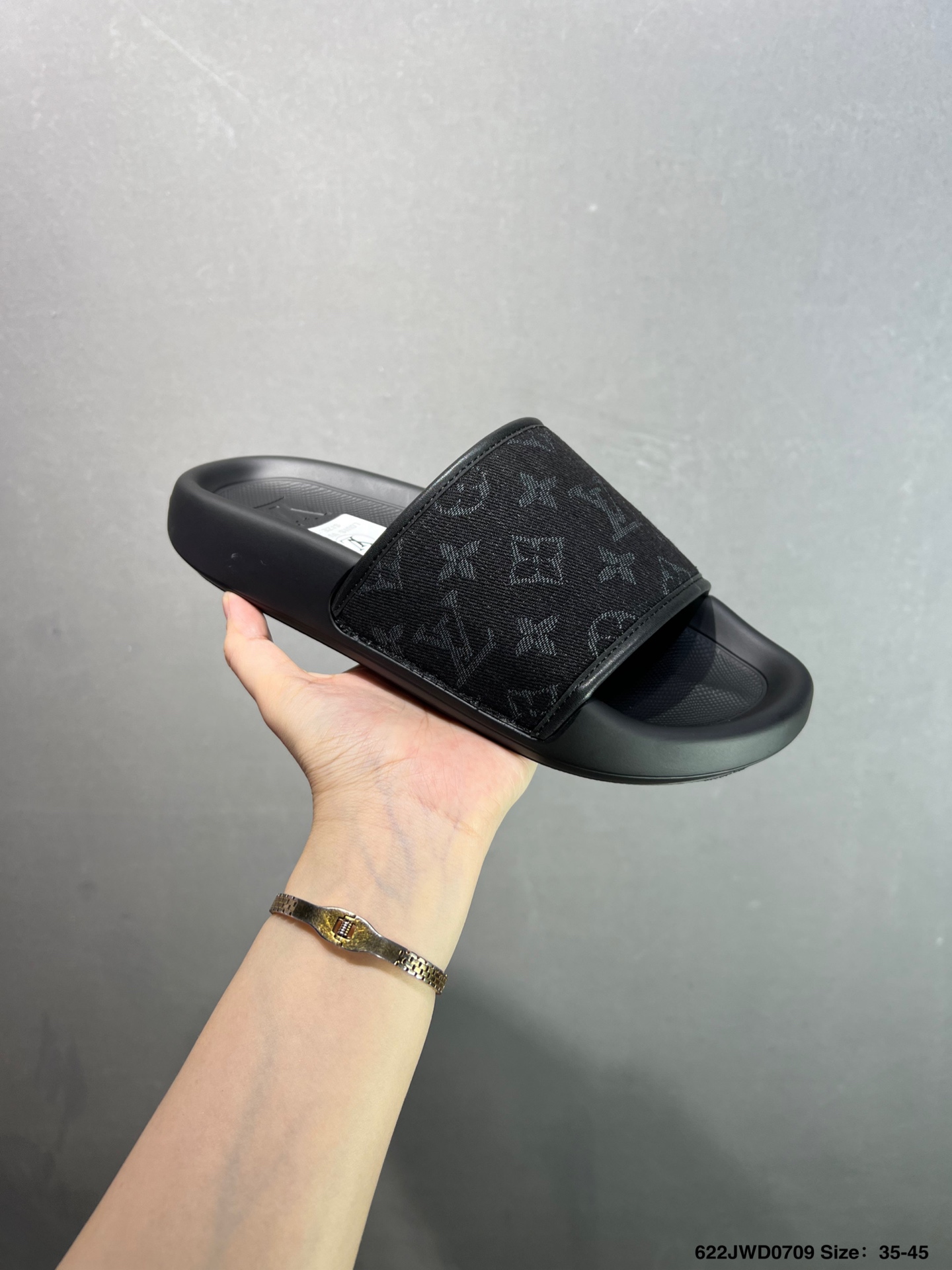 220 Louis Vuitton 专柜 专柜上新 LV情侣厚底魔术贴拖鞋