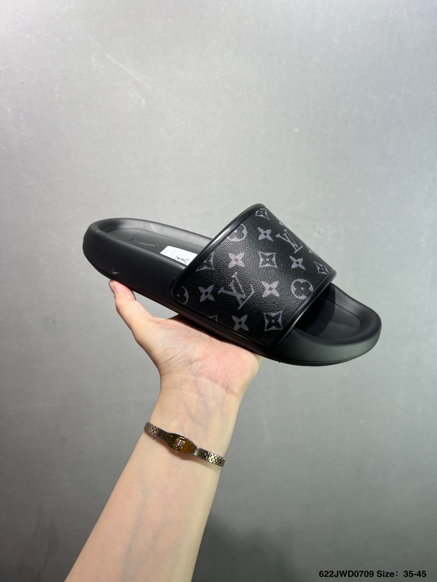 220 Louis Vuitton 专柜 专柜上新 LV情侣厚底魔术贴拖鞋