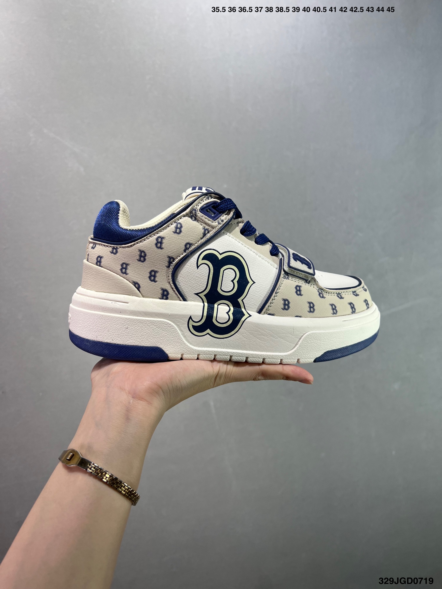 💰120 ✅MLB Chunky Liner 纽约洋基队 舒适百搭 增高减震耐磨 复古老花潮流 中帮 板鞋 货号:3ASXLMB3N-50BKS 尺码:35.5 36 36.5 37.5 38 38.5 39 40 40.5 41 42 42.5 43 44 ID:329JGD0719