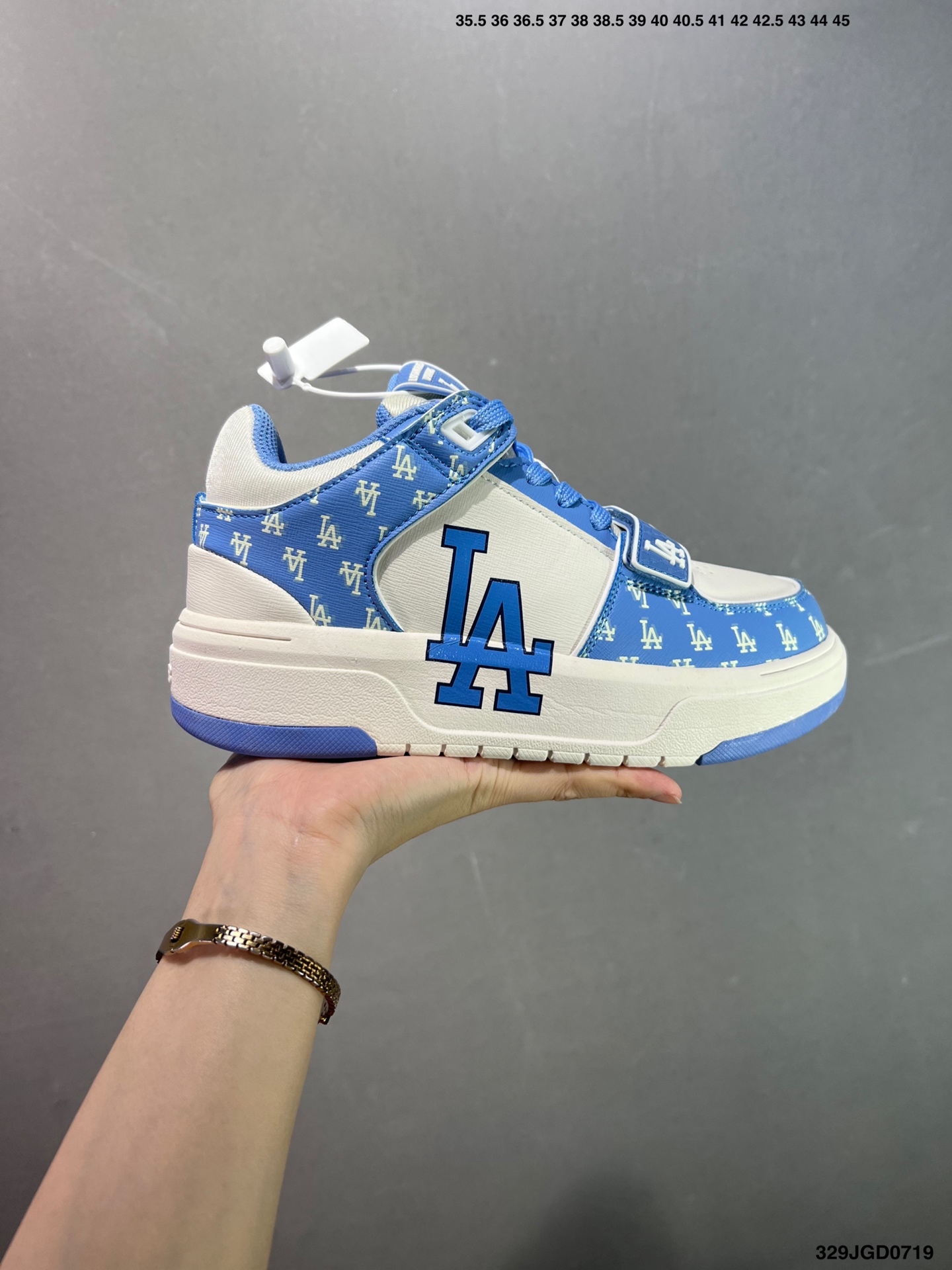 💰120 ✅MLB Chunky Liner 纽约洋基队 舒适百搭 增高减震耐磨 复古老花潮流 中帮 板鞋 货号:3ASXLMB3N-50BKS 尺码:35.5 36 36.5 37.5 38 38.5 39 40 40.5 41 42 42.5 43 44 ID:329JGD0719