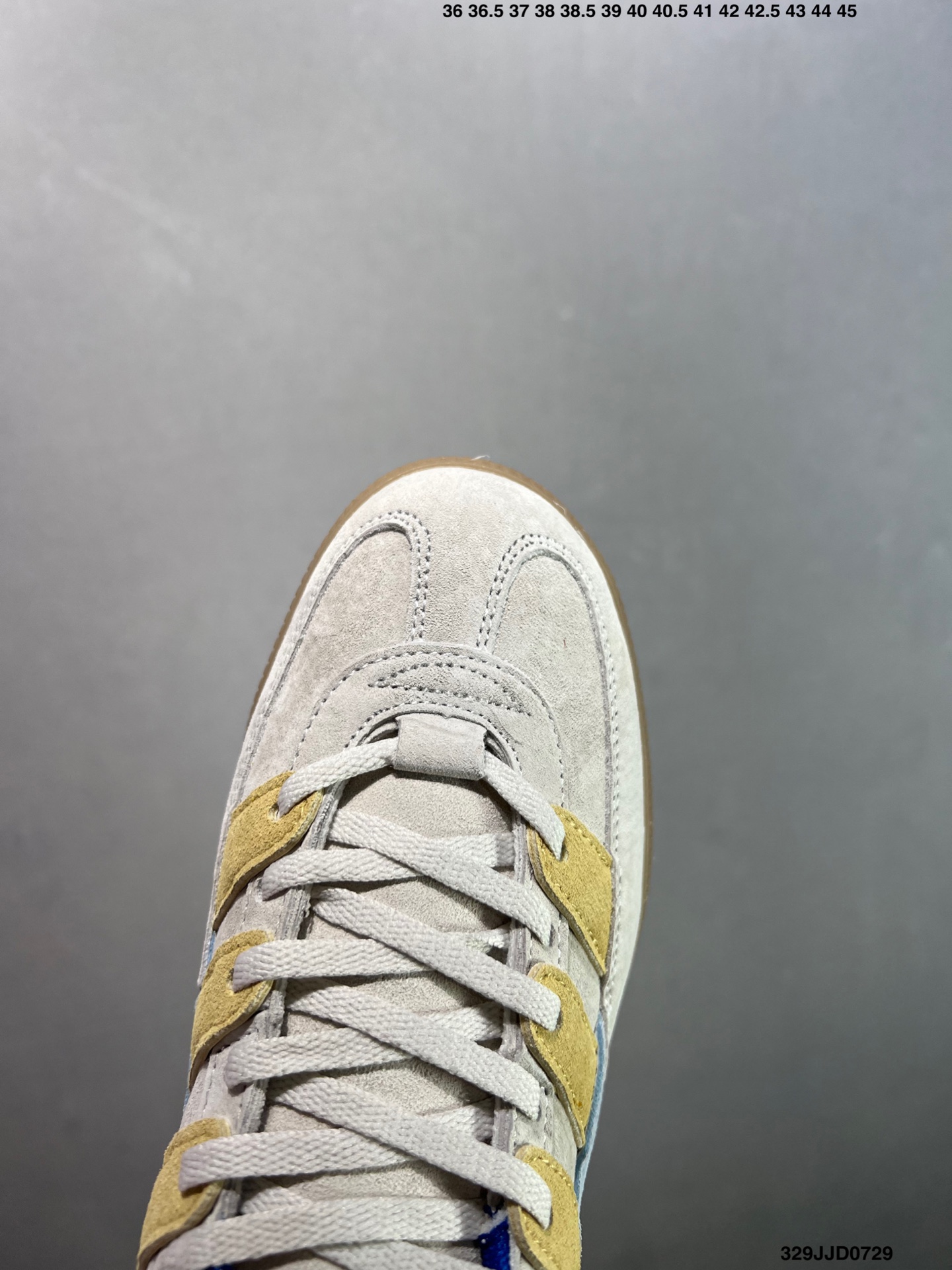 💰110 ✅Ad HANDBALL SPEZIAL ST复古单品 阿迪达斯经典款复古休闲板鞋 #原厂原档案开发出品 皮料切割干净无任何毛边 鞋型细节完美 超高清洁度 货号：JI2607 尺码：36 36.5 37 38 38.5 39 40 40.5 41 42 42.5 43 44 45 ID：329JJD0729