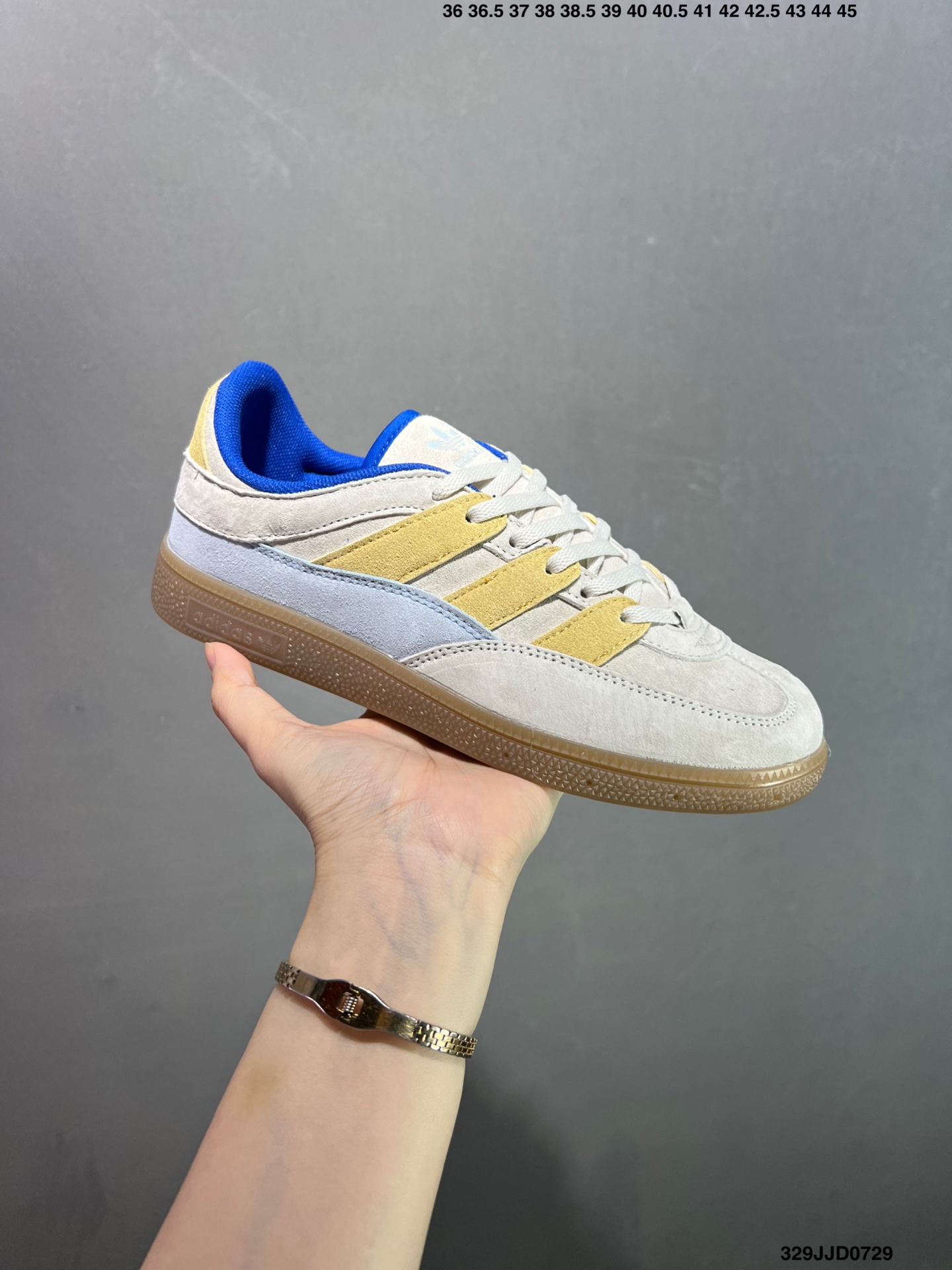 💰110 ✅Ad HANDBALL SPEZIAL ST复古单品 阿迪达斯经典款复古休闲板鞋 #原厂原档案开发出品 皮料切割干净无任何毛边 鞋型细节完美 超高清洁度 货号：JI2607 尺码：36 36.5 37 38 38.5 39 40 40.5 41 42 42.5 43 44 45 ID：329JJD0729