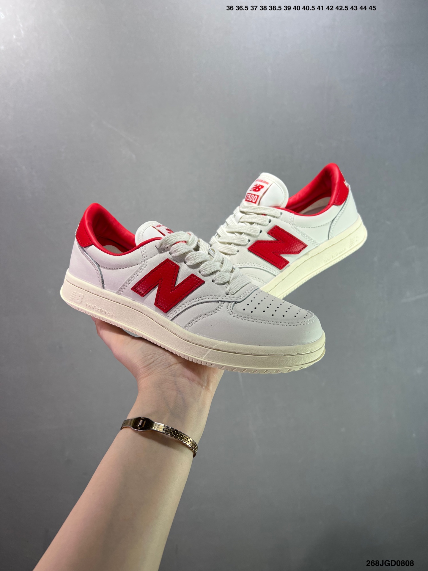 🈴️💰160
✅Aime Leon Dore x New Balance NB500系列 舒适百搭低帮休闲板鞋 CT500AD1
#鞋款微翘式鞋头设计，响应灵活，保护脚趾。鞋面运用简洁的色彩进行搭配，缔造简洁利落外观和出众脚感。另外后跟做了贴合脚踝曲线处理，穿着不磨脚。
尺码：36 37 37.5 38 38.5 39 40 40.5 41 42 42.5 43 44 44.5 45 
ID：268JGD0808