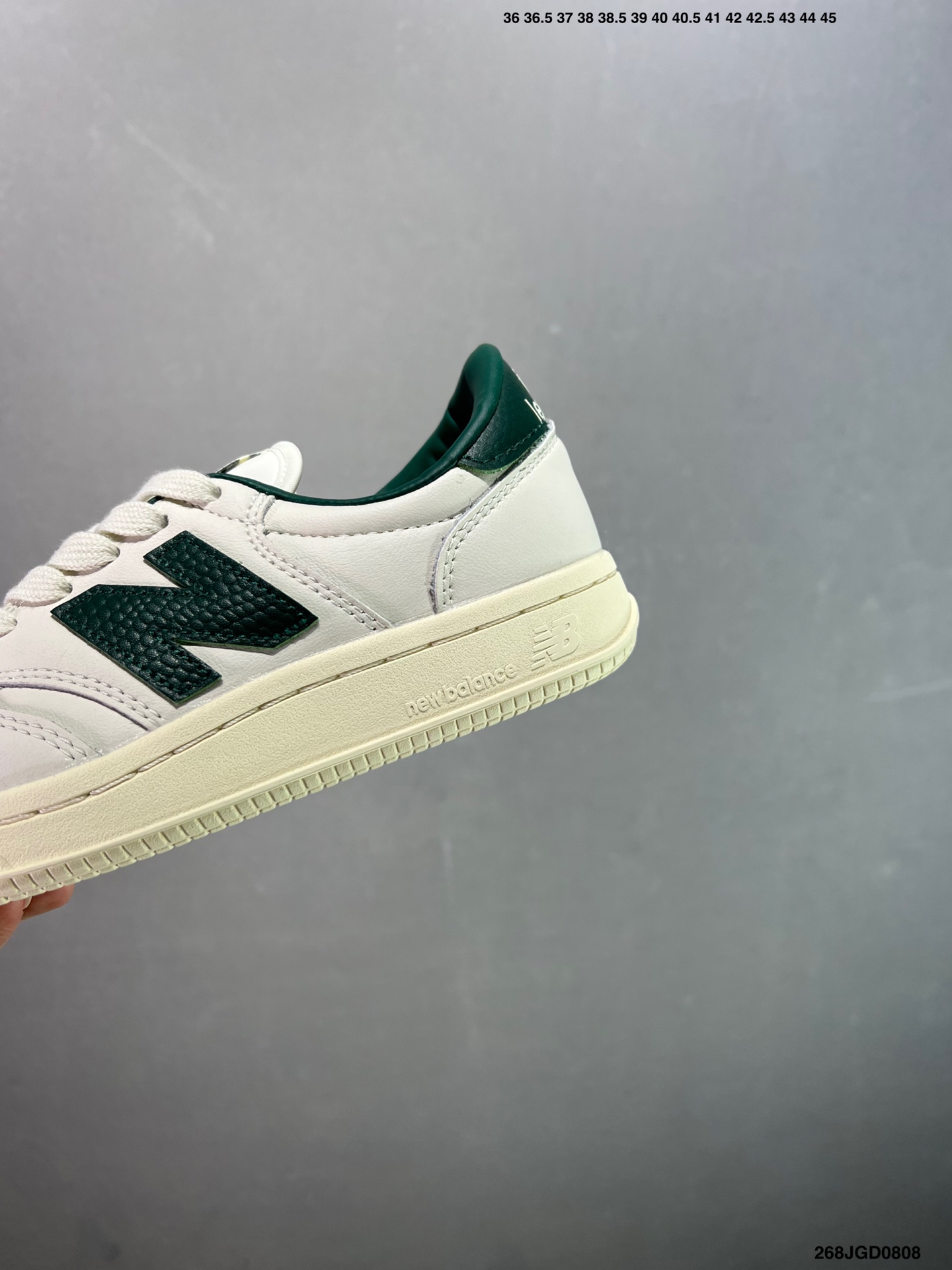 💰160
✅Aime Leon Dore x New Balance NB500系列 舒适百搭低帮休闲板鞋 CT500AD1
#鞋款微翘式鞋头设计，响应灵活，保护脚趾。鞋面运用简洁的色彩进行搭配，缔造简洁利落外观和出众脚感。另外后跟做了贴合脚踝曲线处理，穿着不磨脚。
尺码：36 37 37.5 38 38.5 39 40 40.5 41 42 42.5 43 44 44.5 45 
ID：268JGD0808