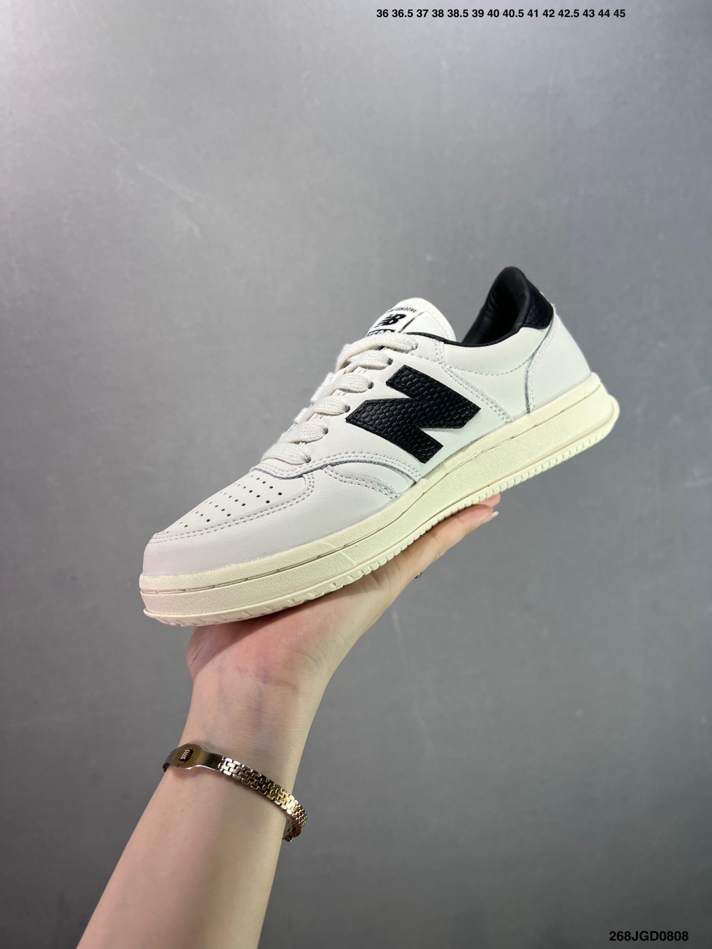 💰160
✅Aime Leon Dore x New Balance NB500系列 舒适百搭低帮休闲板鞋 CT500AD1
#鞋款微翘式鞋头设计，响应灵活，保护脚趾。鞋面运用简洁的色彩进行搭配，缔造简洁利落外观和出众脚感。另外后跟做了贴合脚踝曲线处理，穿着不磨脚。
尺码：36 37 37.5 38 38.5 39 40 40.5 41 42 42.5 43 44 44.5 45 
ID：268JGD0808