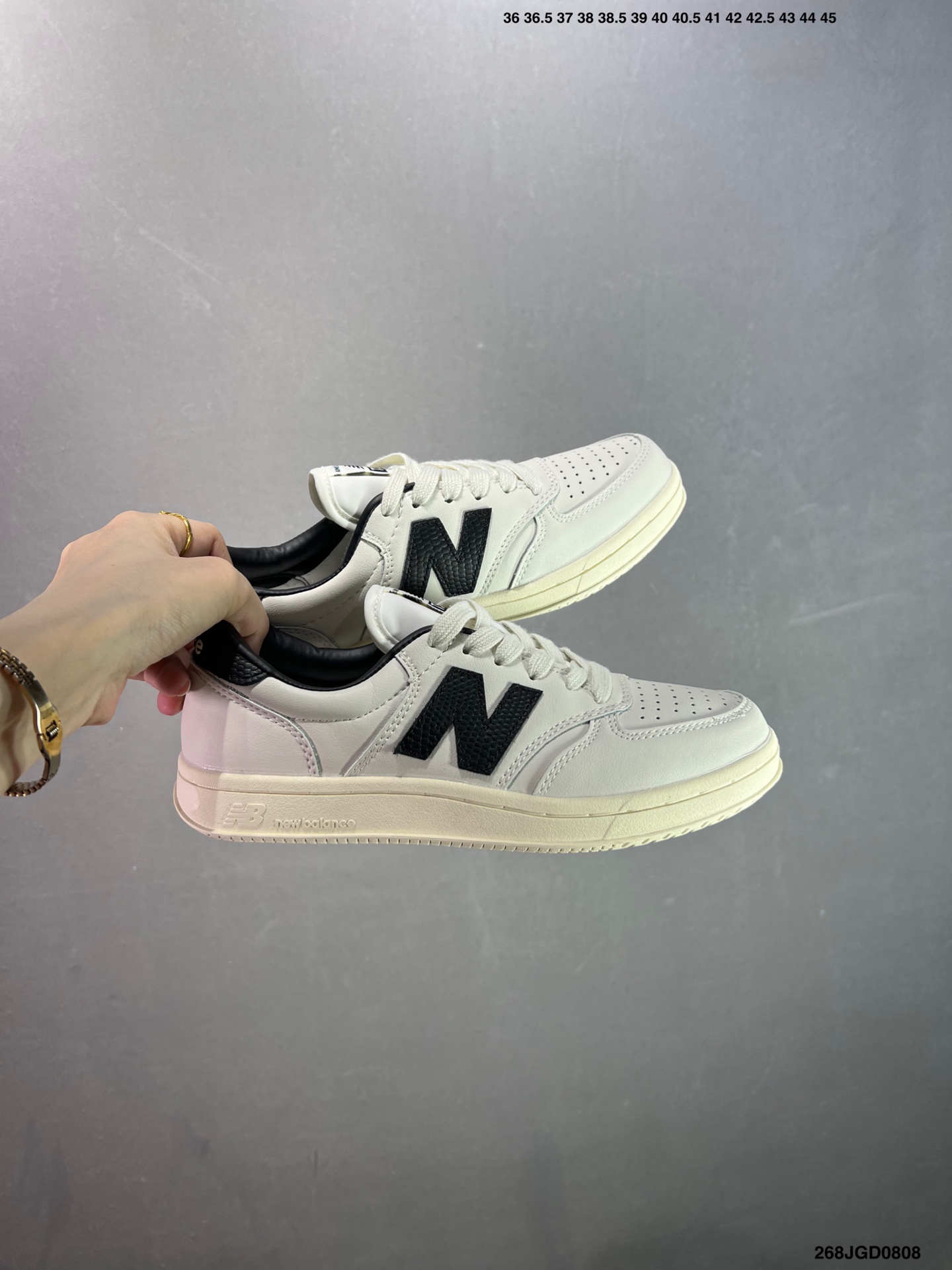 💰160
✅Aime Leon Dore x New Balance NB500系列 舒适百搭低帮休闲板鞋 CT500AD1
#鞋款微翘式鞋头设计，响应灵活，保护脚趾。鞋面运用简洁的色彩进行搭配，缔造简洁利落外观和出众脚感。另外后跟做了贴合脚踝曲线处理，穿着不磨脚。
尺码：36 37 37.5 38 38.5 39 40 40.5 41 42 42.5 43 44 44.5 45 
ID：268JGD0808