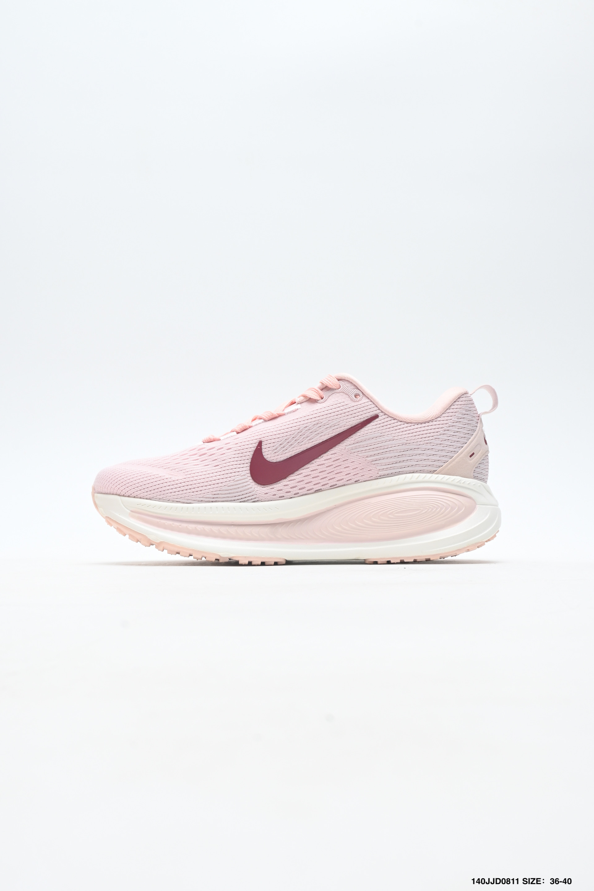💰210
✅NK Air Zoo Voero 18 轻便舒适公路跑步鞋 H6803-001 质感柔软 弹力充沛 助力一路畅跑 乐享不停 厚实泡绵缔造舒适的回弹效果 铸就出色跑步表现 该鞋款轻盈透气 带你步入舒适新境界 疾速刺激感和非凡舒适脚感交织 定能让跑者在迈步间找到渴望已久的跑步乐趣 自如掌控跑步节奏、配速和里程 足底缓震配置赋予双足柔软舒适感受 助你一路畅跑 缓震设计 在双足触地时有助提供舒适脚感 搭载性能出众的 ZooX 和 Cushon 泡绵 营造柔软舒适脚感 助你稳稳迈步 基于跑者反馈 简化中底设计 带来出色舒适感 SIZE：36 36.5 37.5 38 38.5 39 40
编码：140JJ0811