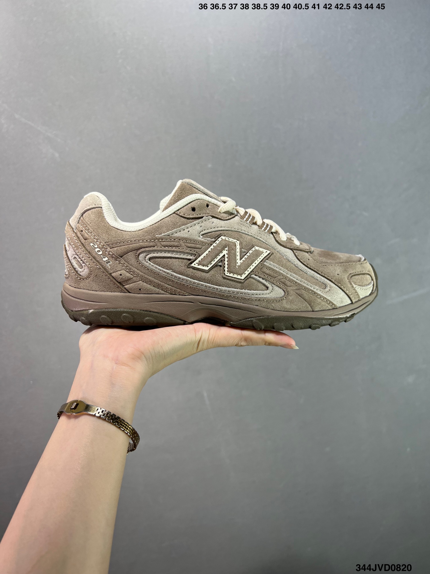 New Balance 204L Low-Top Sneakers - Lightweight & Comfortable