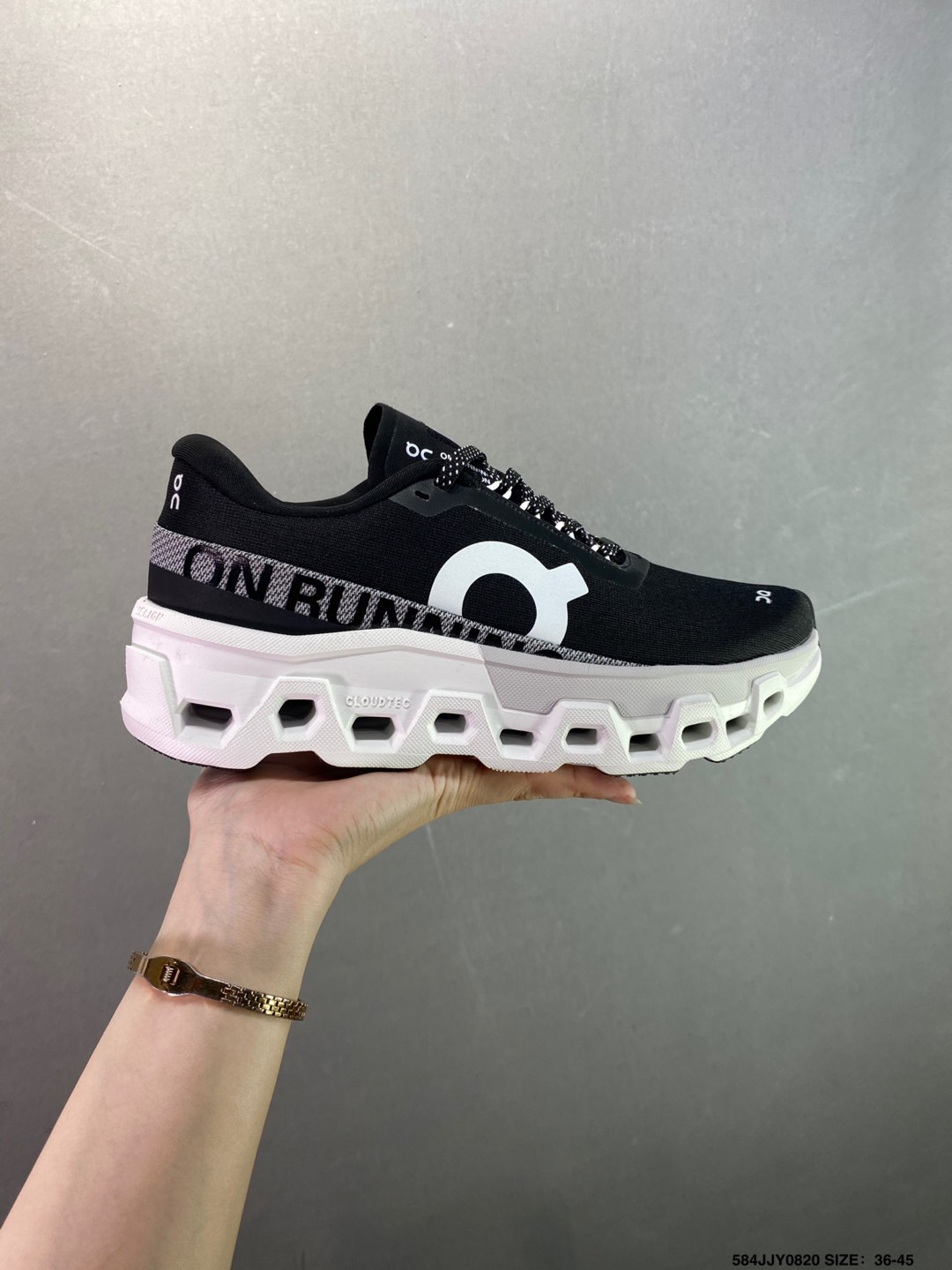 On Running Cloudtilt: Outdoor Streetwear Performance Running Shoe