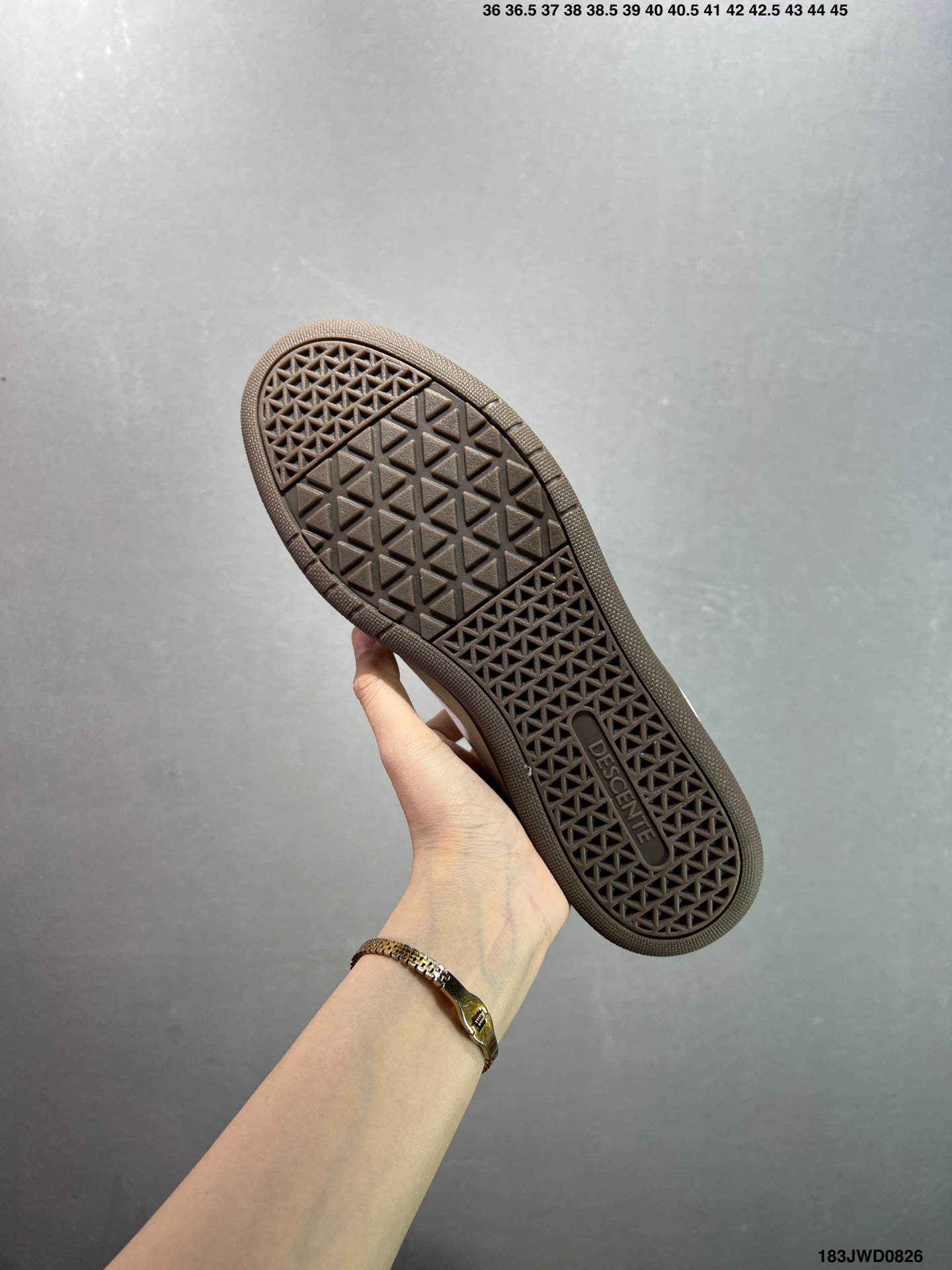 150 DESCENTE迪桑特CHRON系列男女同款CHRON复古运动休闲鞋 D4331LSN23