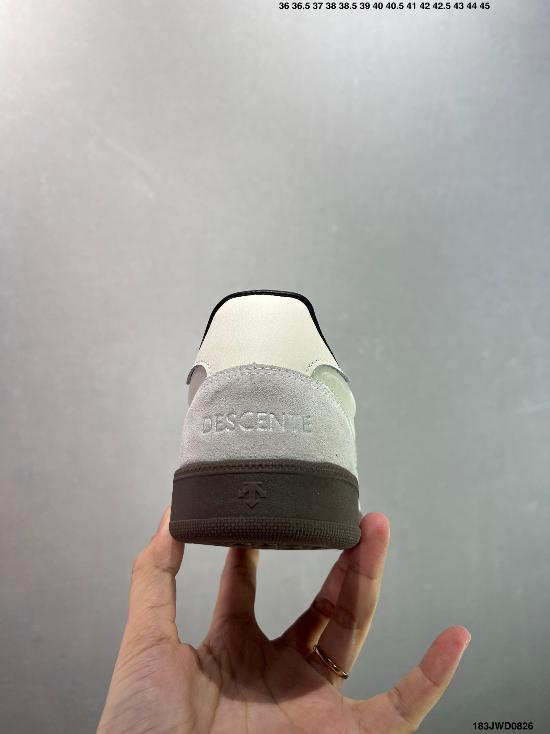 150 DESCENTE迪桑特CHRON系列男女同款CHRON复古运动休闲鞋 D4331LSN23