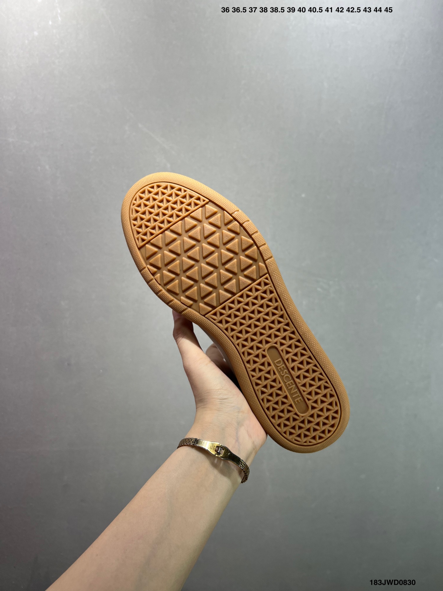 150 DESCENTE迪桑特CHRON系列男女同款CHRON复古运动休闲鞋 D4331LSN23