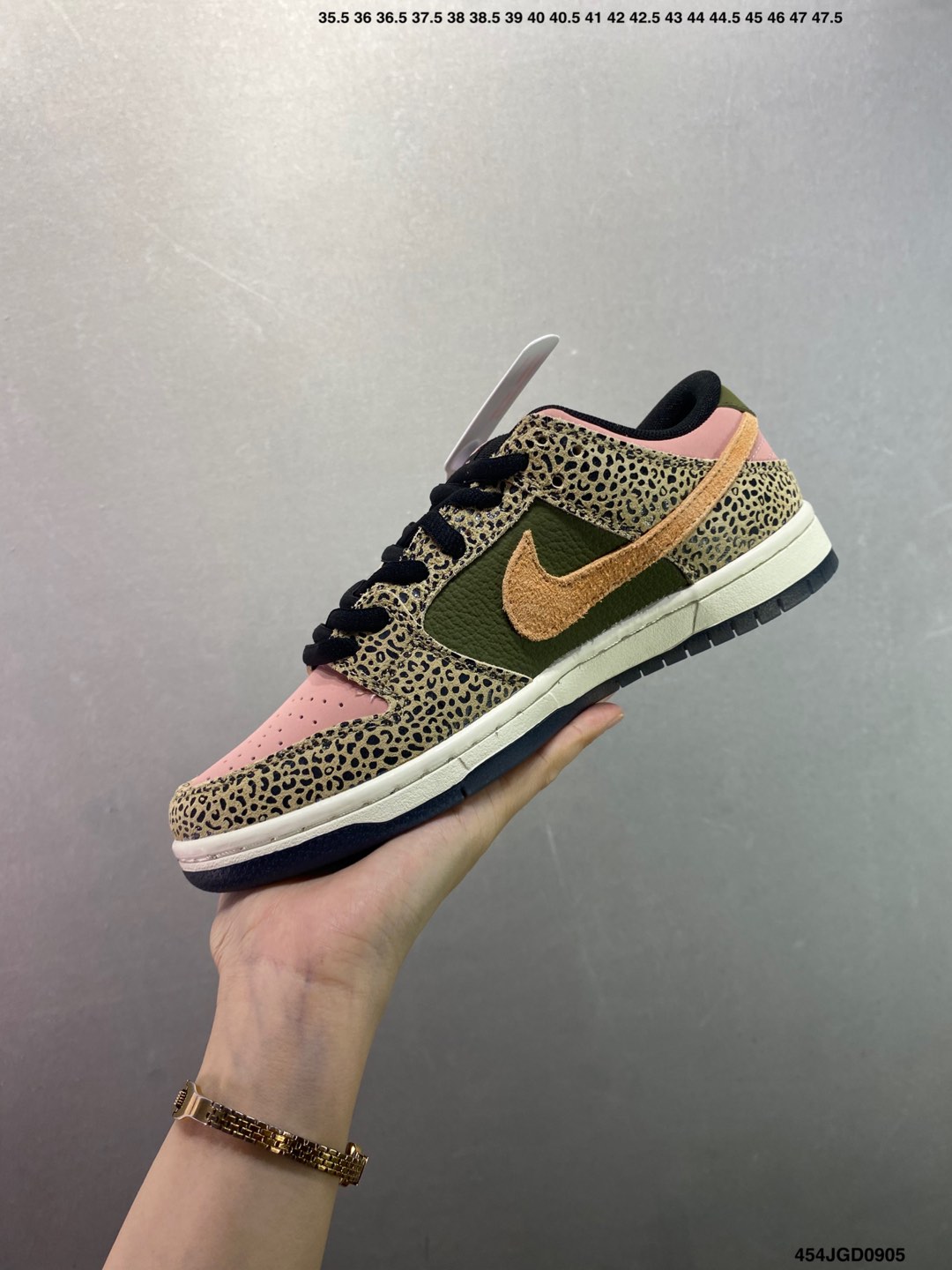 Nike Dunk SB Low Custom Skateboarding Shoe - Stylish, Comfortable, Durable 4 i1757010805625 1354 0 2