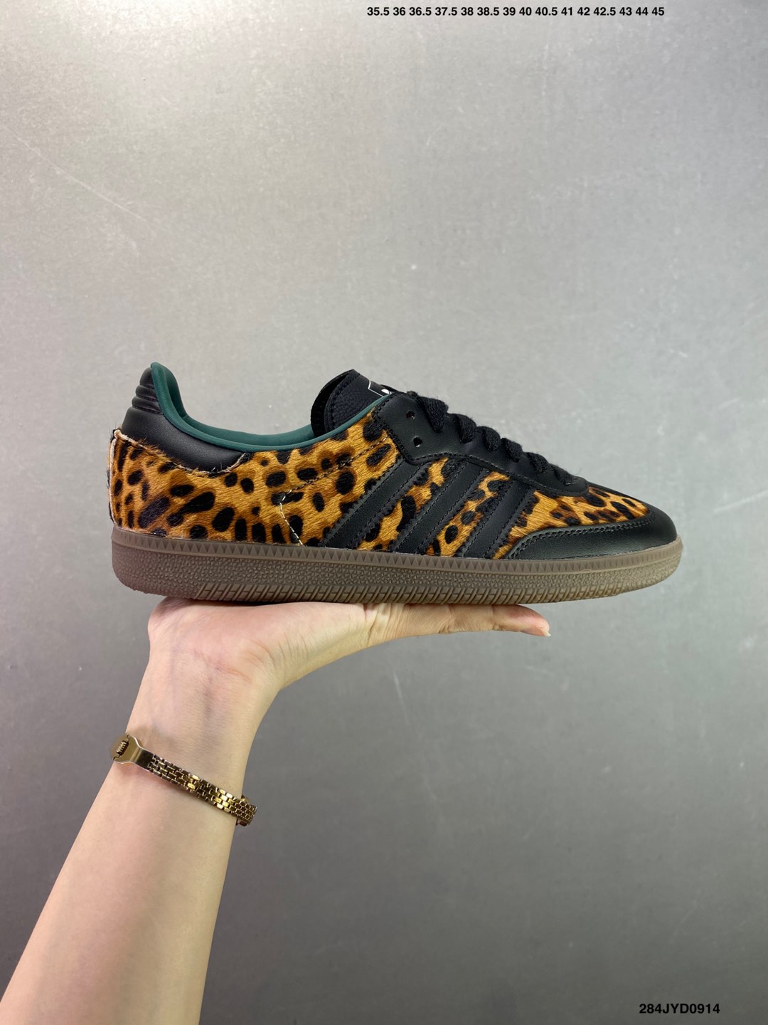 💰90
✅阿迪达斯三叶草Adidas Originals Samba OG 桑巴舞系列绅士德训足球风百搭低帮休闲运动板鞋 豹纹 黑红
货号:JI27354
尺码:35.5 36 36.5 37 38 38.5 39 40 40.5 41 42 42.5 43 44 45 
ID：284JYD0914