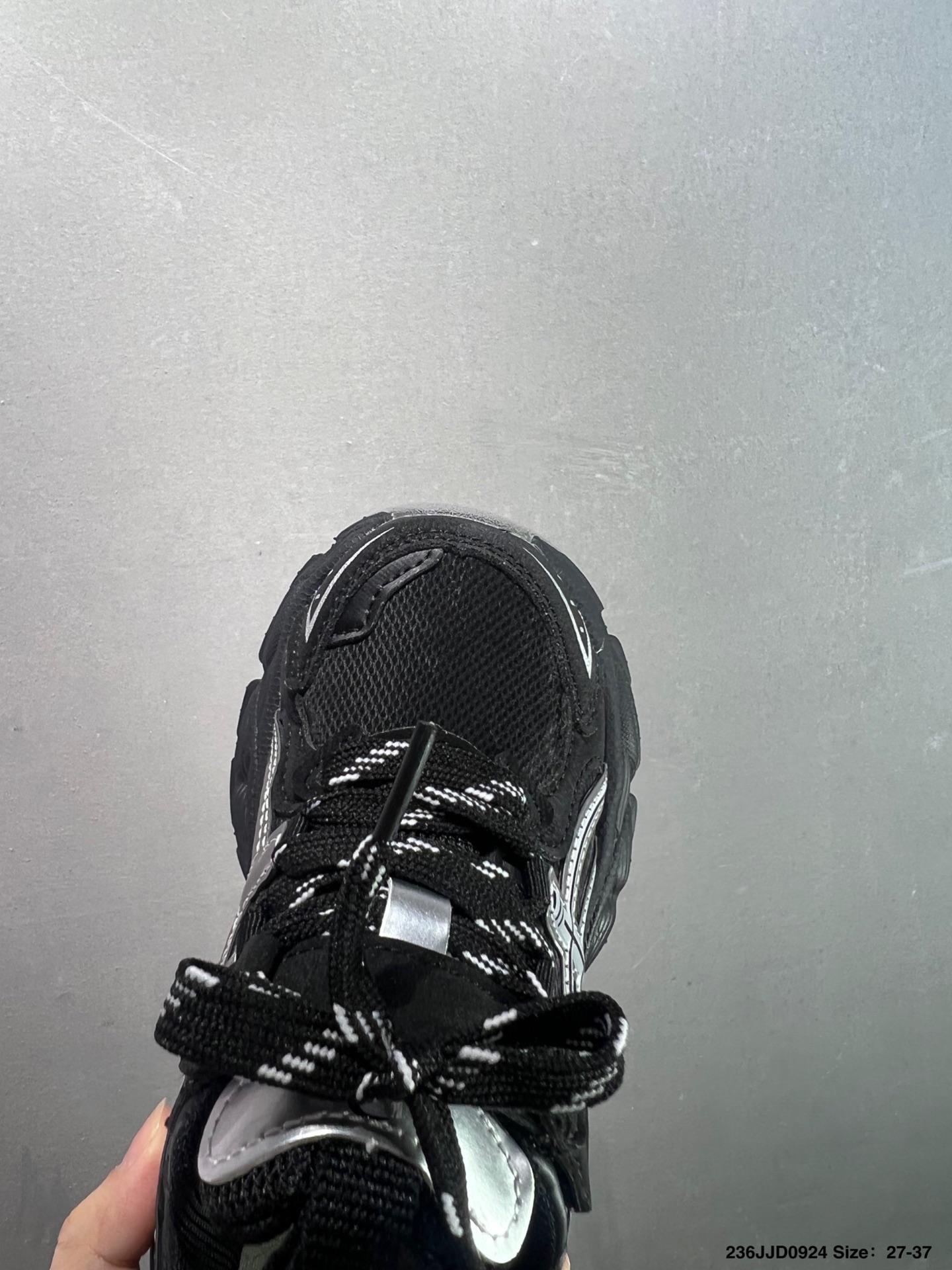 图片[5]-童鞋萌娃休闲鞋✅ASICS/亚瑟士 Tiger GEL-NYC户外越野休闲运动跑步鞋。#透气网眼鞋面配合部分合成革材质#采用全新AHAR+橡胶材质,更加耐磨. 货号：1201A789-125 尺码：27～37-选品中心