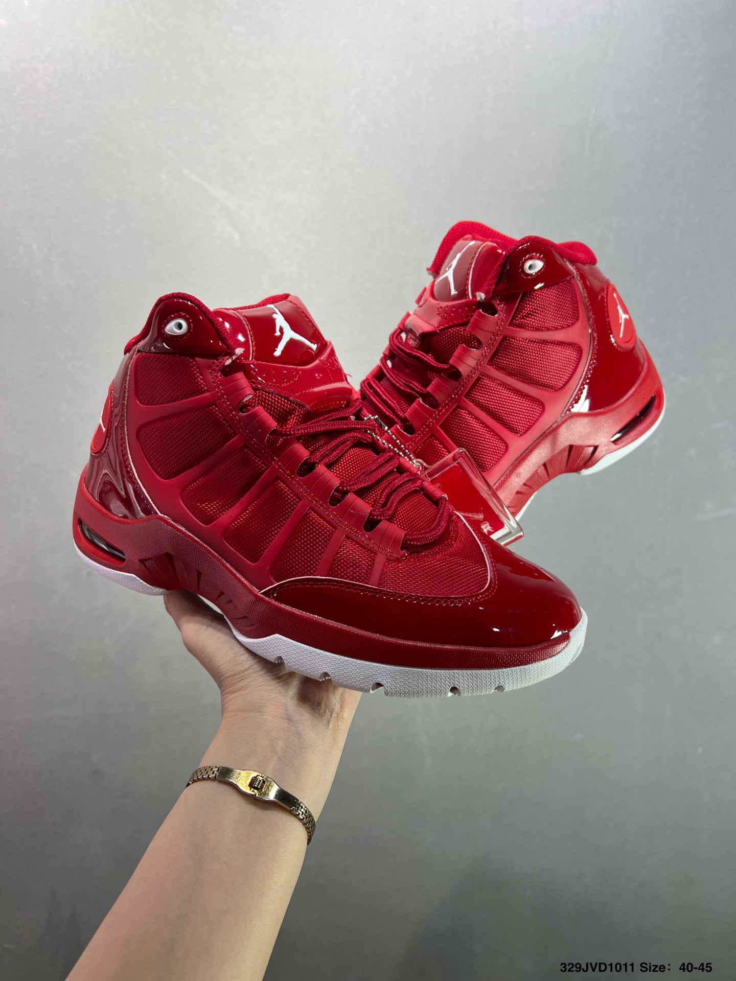 公司级✅Air Jordan AJ6 Retro ”Georgetown“ 乔治城灰蓝 CT8529-012 市场中端王者 耗时半年巨作 全套原纸板楦头开发 确保原汁原味 完美呈现六代版型 一比一鞋头弧度高度鞋身弧度 此版本只针对中端市场 皮料材质有所更替 其他数据细节工艺流程均保持一致 定制优质皮料 完美鞋型匹配公司货 正确TPU鞋舌锁扣 最新原厂底模 大底卡色咬花完美 鞋柜必备鞋款 终端现货供应 编码:329JVD1011