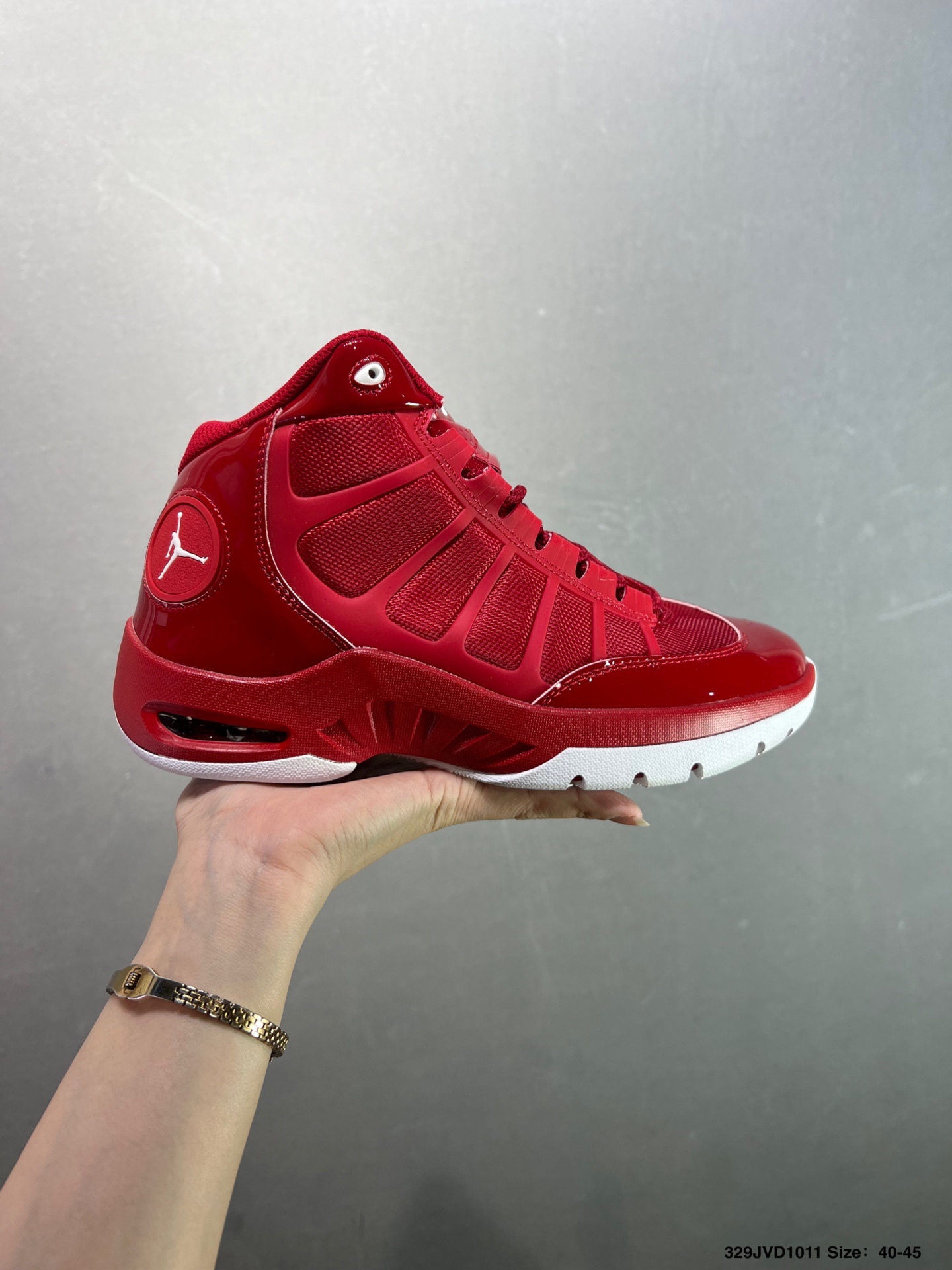 公司级✅Air Jordan AJ6 Retro ”Georgetown“ 乔治城灰蓝 CT8529-012 市场中端王者 耗时半年巨作 全套原纸板楦头开发 确保原汁原味 完美呈现六代版型 一比一鞋头弧度高度鞋身弧度 此版本只针对中端市场 皮料材质有所更替 其他数据细节工艺流程均保持一致 定制优质皮料 完美鞋型匹配公司货 正确TPU鞋舌锁扣 最新原厂底模 大底卡色咬花完美 鞋柜必备鞋款 终端现货供应 编码:329JVD1011