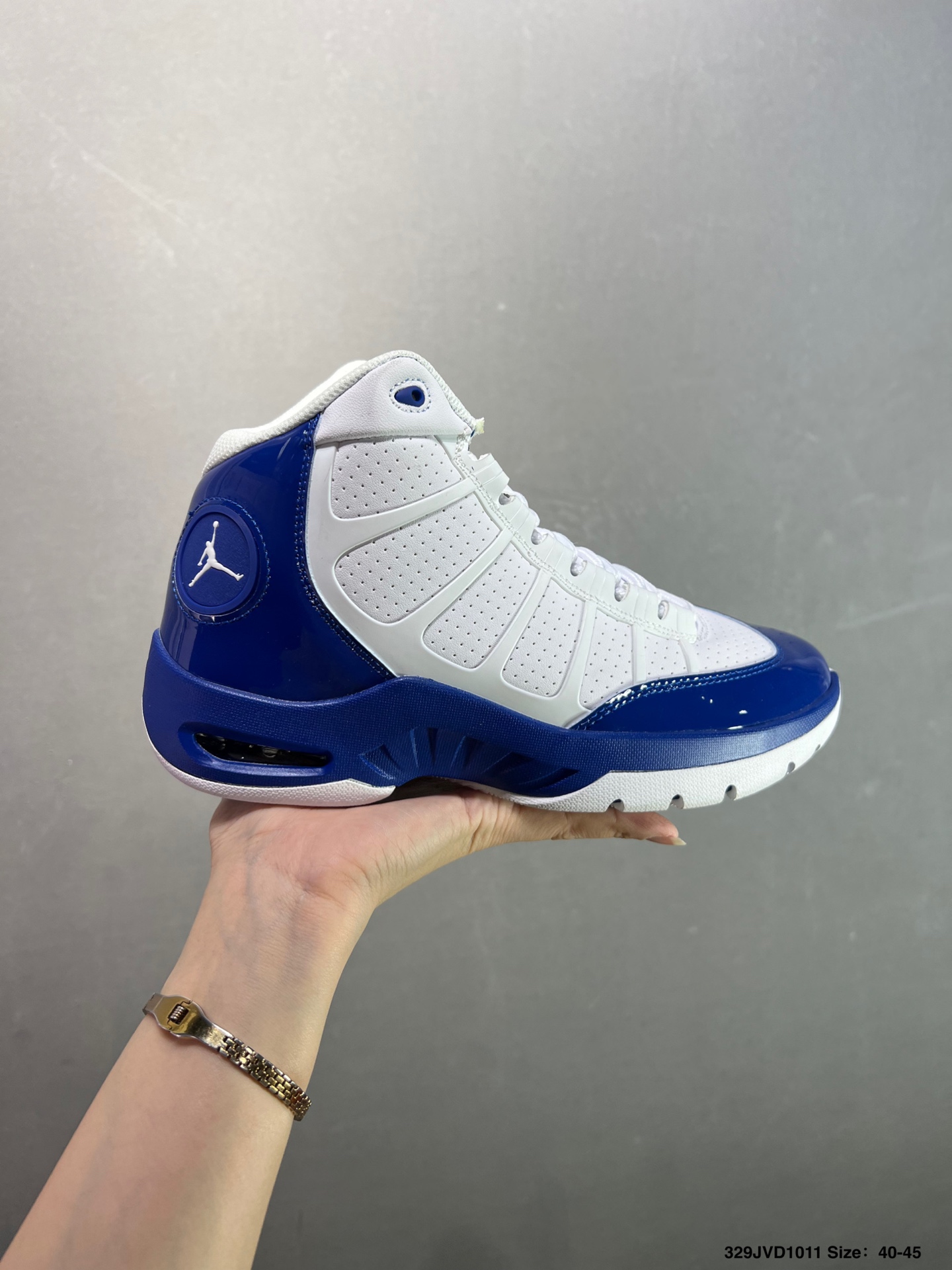 公司级✅Air Jordan AJ6 Retro ”Georgetown“ 乔治城灰蓝 CT8529-012 市场中端王者 耗时半年巨作 全套原纸板楦头开发 确保原汁原味 完美呈现六代版型 一比一鞋头弧度高度鞋身弧度 此版本只针对中端市场 皮料材质有所更替 其他数据细节工艺流程均保持一致 定制优质皮料 完美鞋型匹配公司货 正确TPU鞋舌锁扣 最新原厂底模 大底卡色咬花完美 鞋柜必备鞋款 终端现货供应 编码:329JVD1011