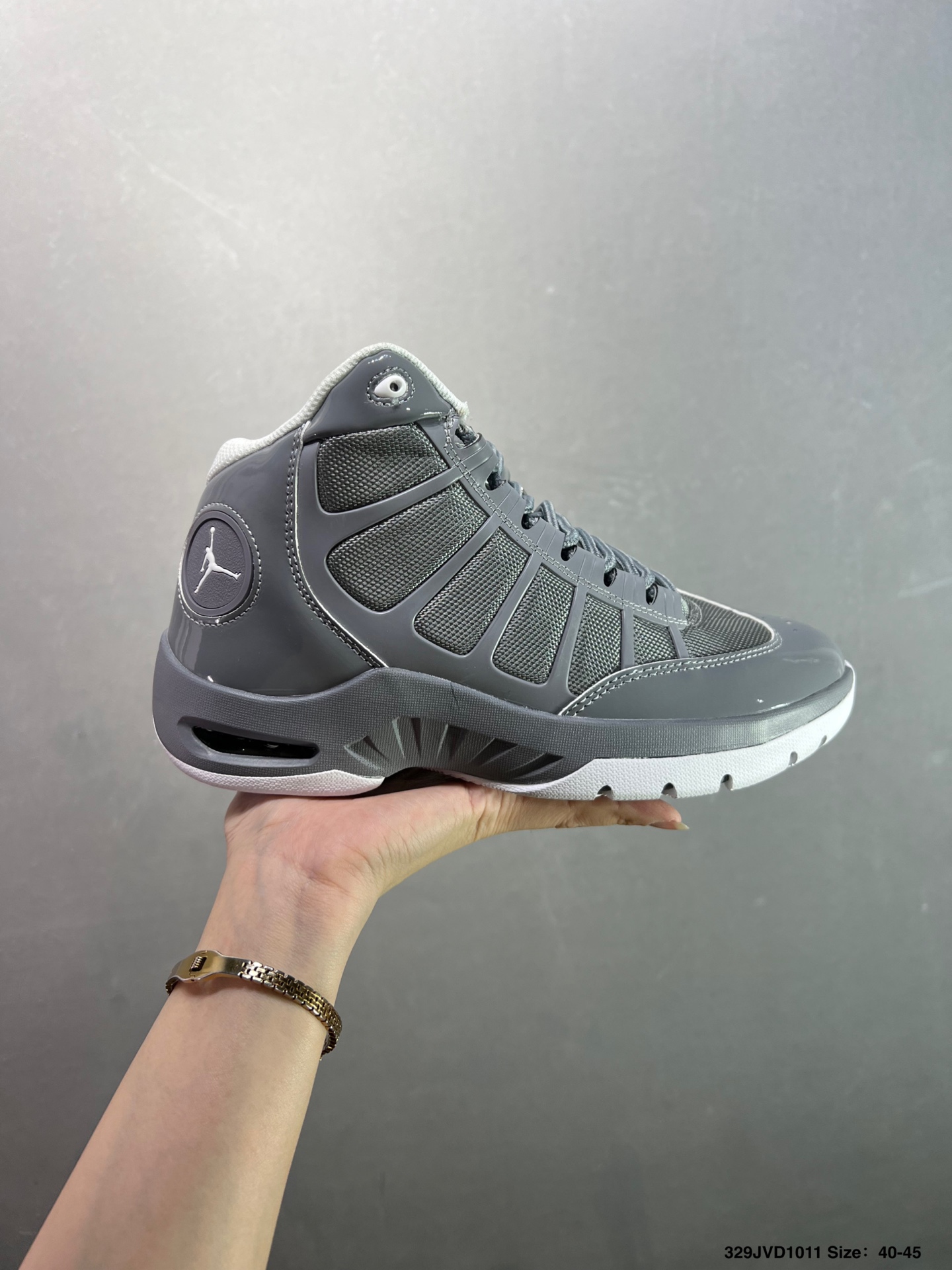 公司级✅Air Jordan AJ6 Retro ”Georgetown“ 乔治城灰蓝 CT8529-012 市场中端王者 耗时半年巨作 全套原纸板楦头开发 确保原汁原味 完美呈现六代版型 一比一鞋头弧度高度鞋身弧度 此版本只针对中端市场 皮料材质有所更替 其他数据细节工艺流程均保持一致 定制优质皮料 完美鞋型匹配公司货 正确TPU鞋舌锁扣 最新原厂底模 大底卡色咬花完美 鞋柜必备鞋款 终端现货供应 编码:329JVD1011