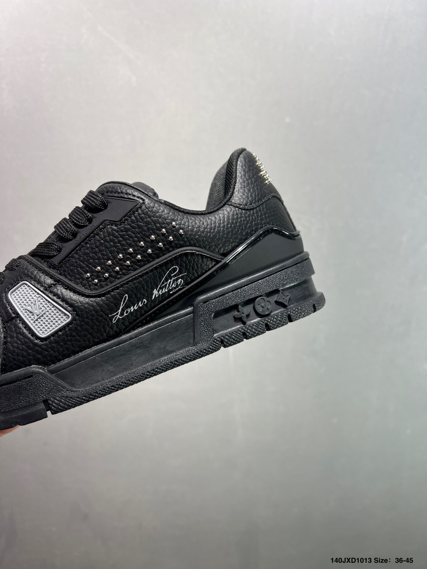 路易威登/Louis Vuitton LV路易威登板鞋 新款 LV Trainer最新配色运动鞋 L家 篮球鞋风格运动鞋 该鞋由艺术总监 VIRGIL ABLOH设计 垫脚聚米微料加透气英伦网布 细节原版一致 如图 ID:140JXD1013