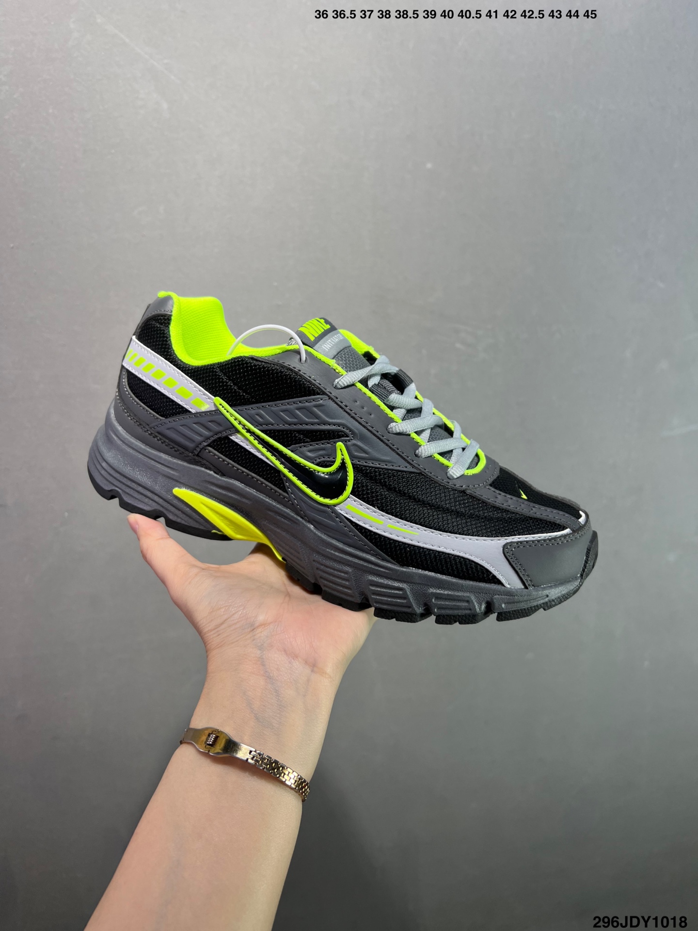 供货价:120💰高瑞莆田鞋👟星选安福优品,得物APP同步款,顺丰包邮得物1:1面单,下单赠送精美礼品🎁
✅Nike Initiator 舒适百搭 防滑耐磨透气 低帮 生活休闲鞋
货号:FN3443-121
尺码:36 36.5 37.5 38 38.5 39 40 40.5 41 42 42.5 43 44 45
ID:296JDY1018