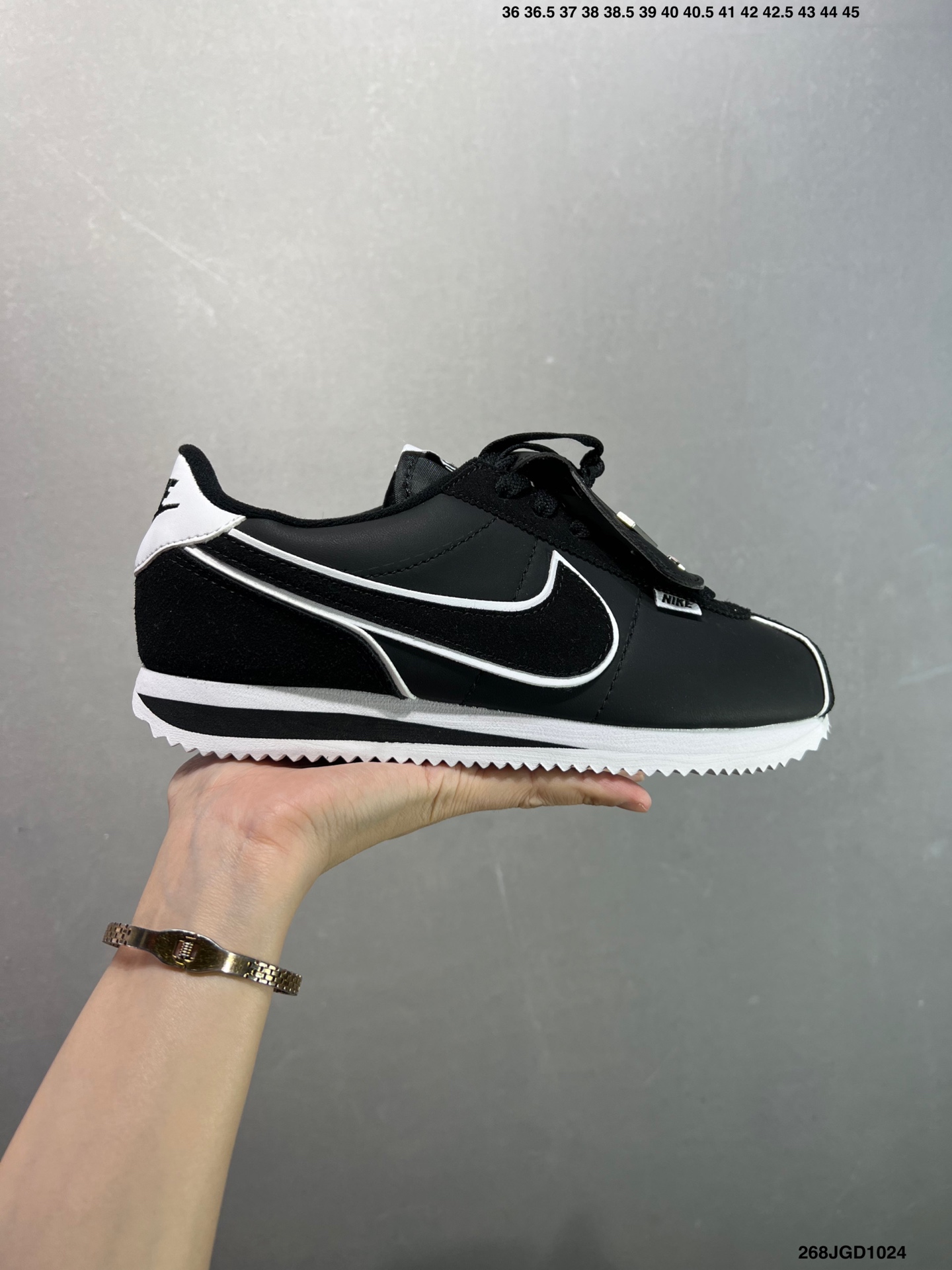 💰 💰110
Nike Classic Cortez 全新配色 ✈️✈️✈️
经典阿甘休闲跑步鞋 纯粹而执着的精神,使得Cortez种在了一代人的心里,无论是否喜欢它复古的鞋型,一双Nike Classic Cortez总是能让人难以抗拒,将他摆在鞋柜
货号:FQ0259-110
尺码:35.5 36 36.5 37.5 38 39 40 40.5 41 42 42.5 43 44 45 ID:268JGD1024