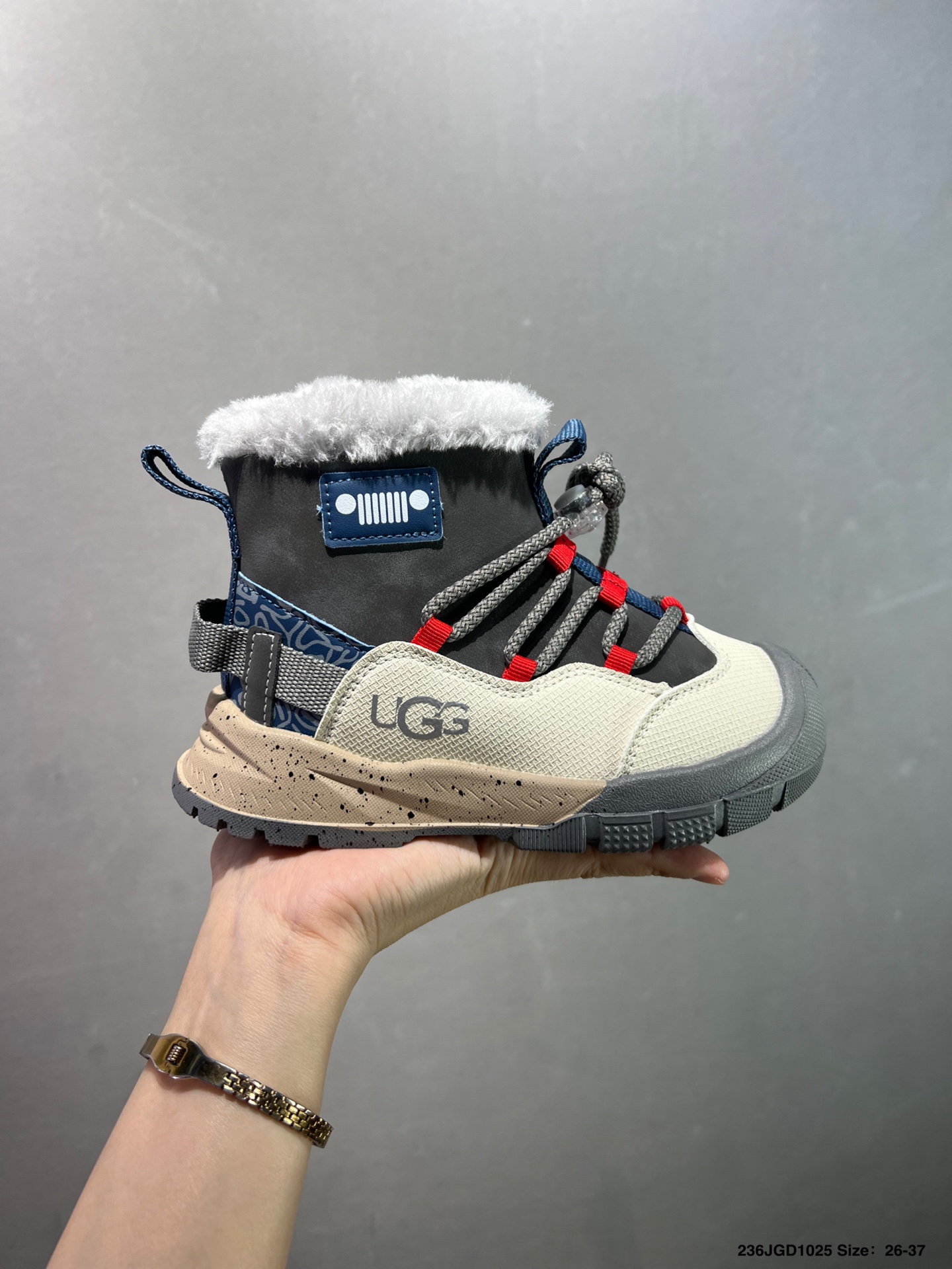 NO:717730,Special price, free shipping, non-refundable, UGG co-branded high-top plus velvet snow boots 26-37. The warm velvet inside is particularly delicate and skin-friendly, and there will be no tingling or discomfort on the feet~~This exquisite side zipper design is portable and easy to put on and take off. I really love it!  ,special price,boots,19860909特价包邮,不退换 UGG联名款 高帮加绒雪地靴26-37 内里保暖绒特别的细腻亲肤,上脚不会有扎脚的感觉和任何不适~～这精致的侧拉链设计,便携好穿脱.真的是爱了呀！,特价款,boots,,Children's